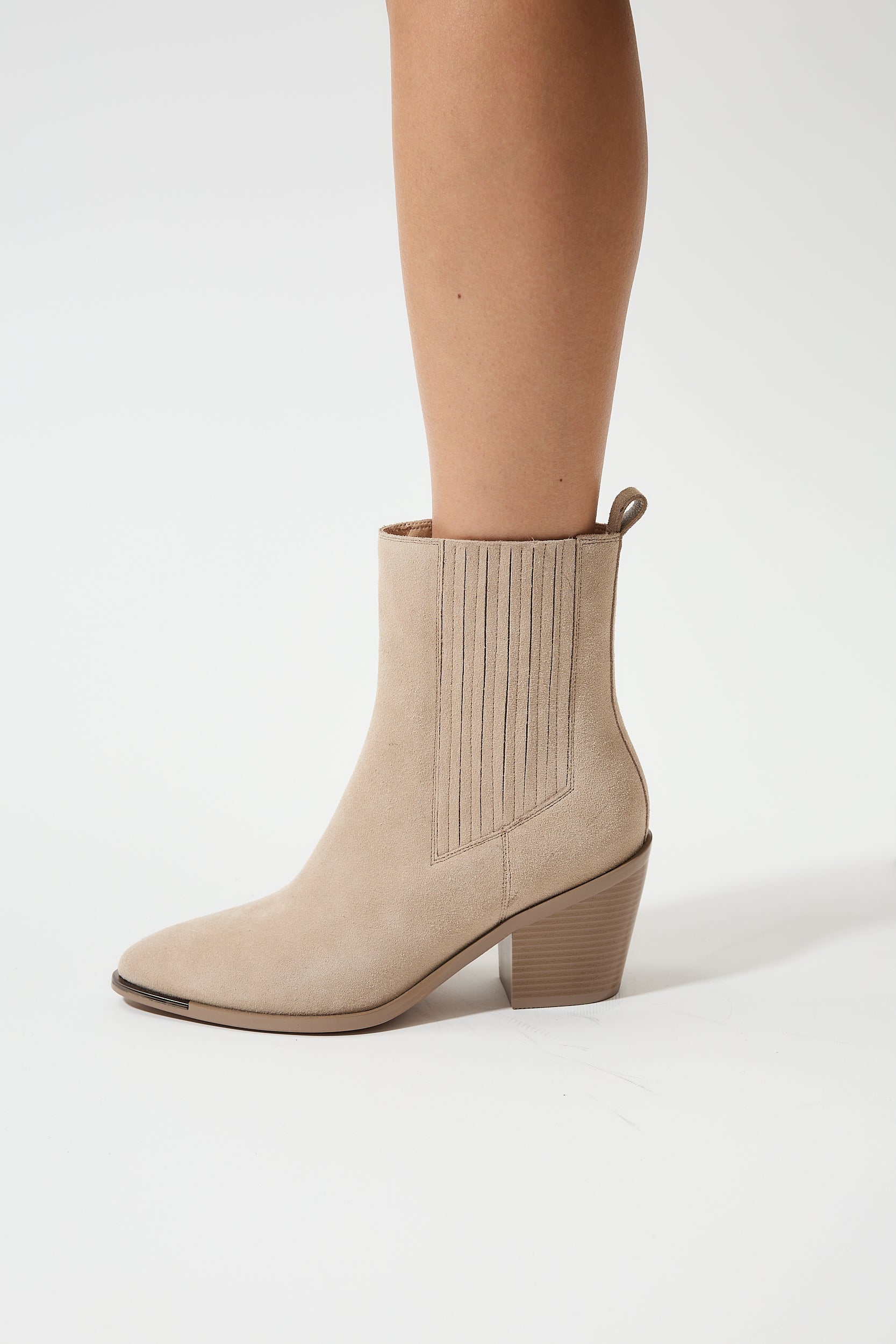 WOMEN BOOTS
