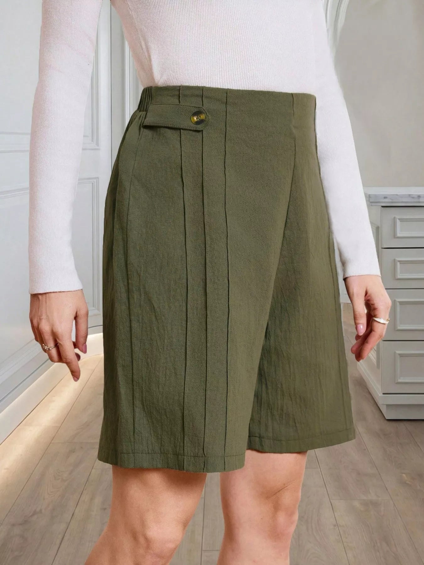 High-Waisted Pleated Shorts with Button Detail Secondary image
