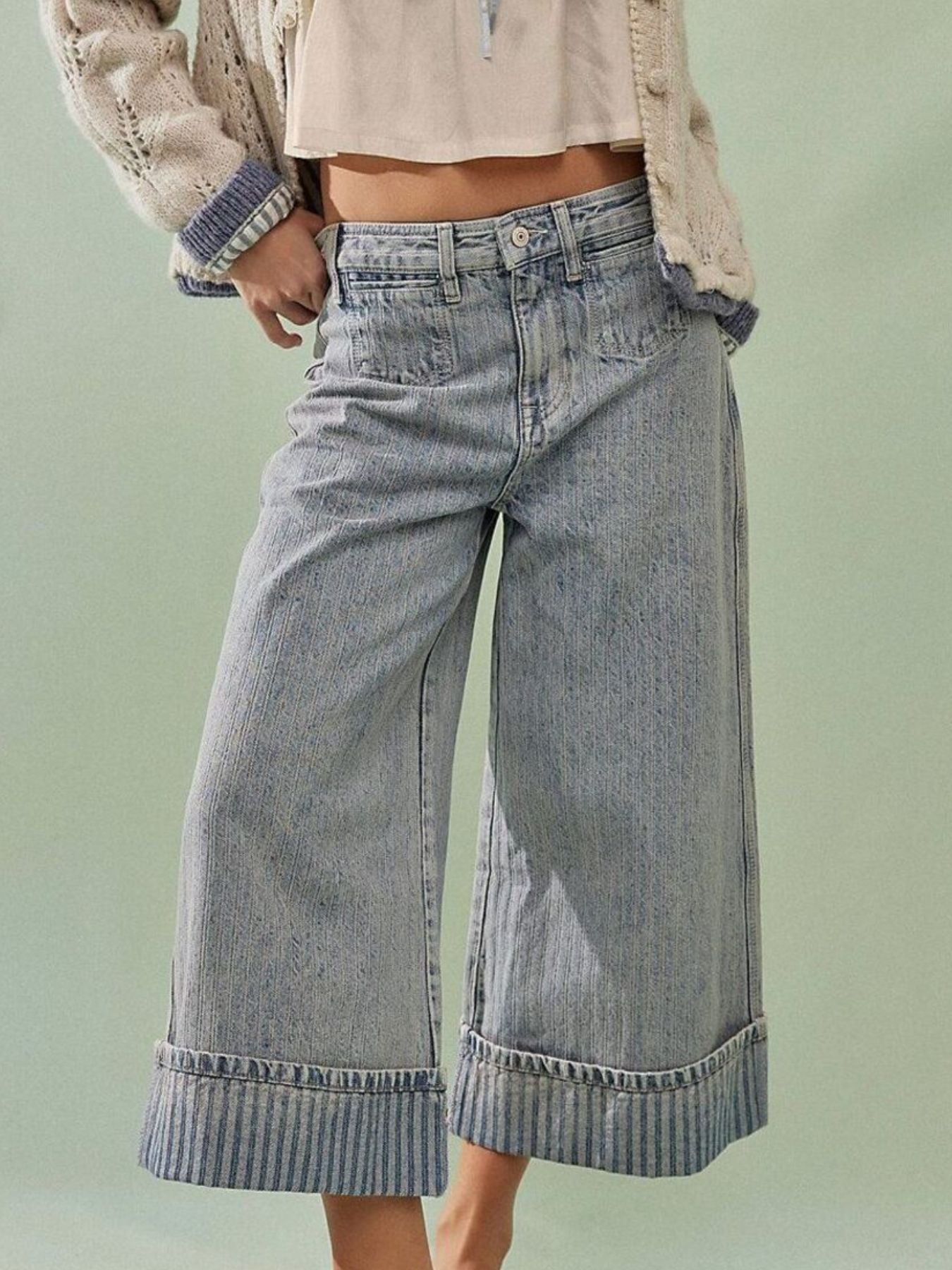 Wide-Leg Cropped Jeans Secondary image