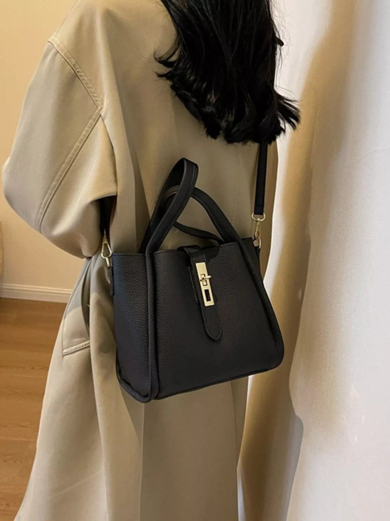 Leather Bucket Crossbody Bag Secondary image