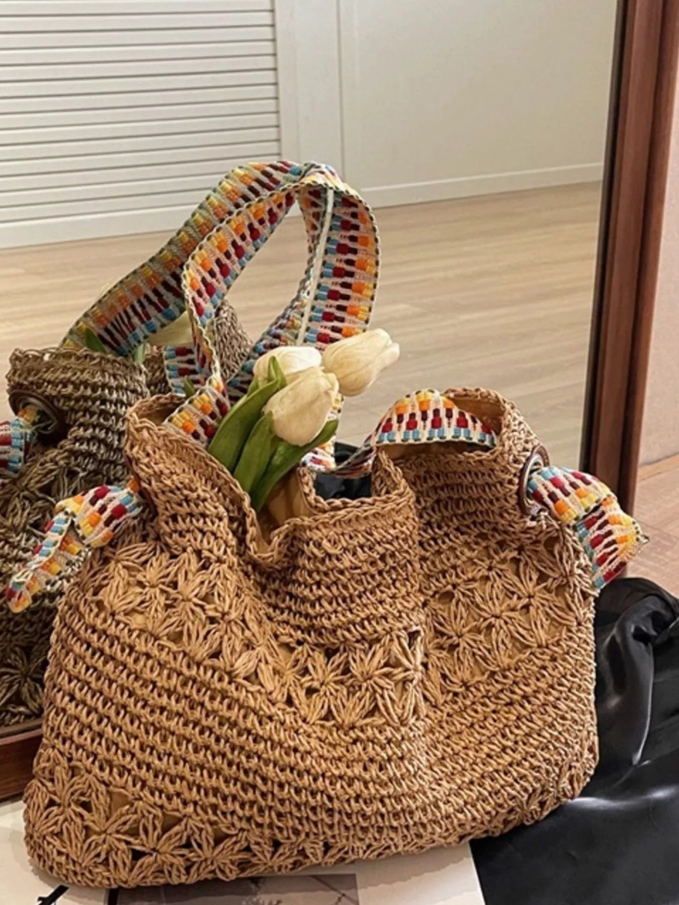 Woven Straw Shoulder Bag Secondary image