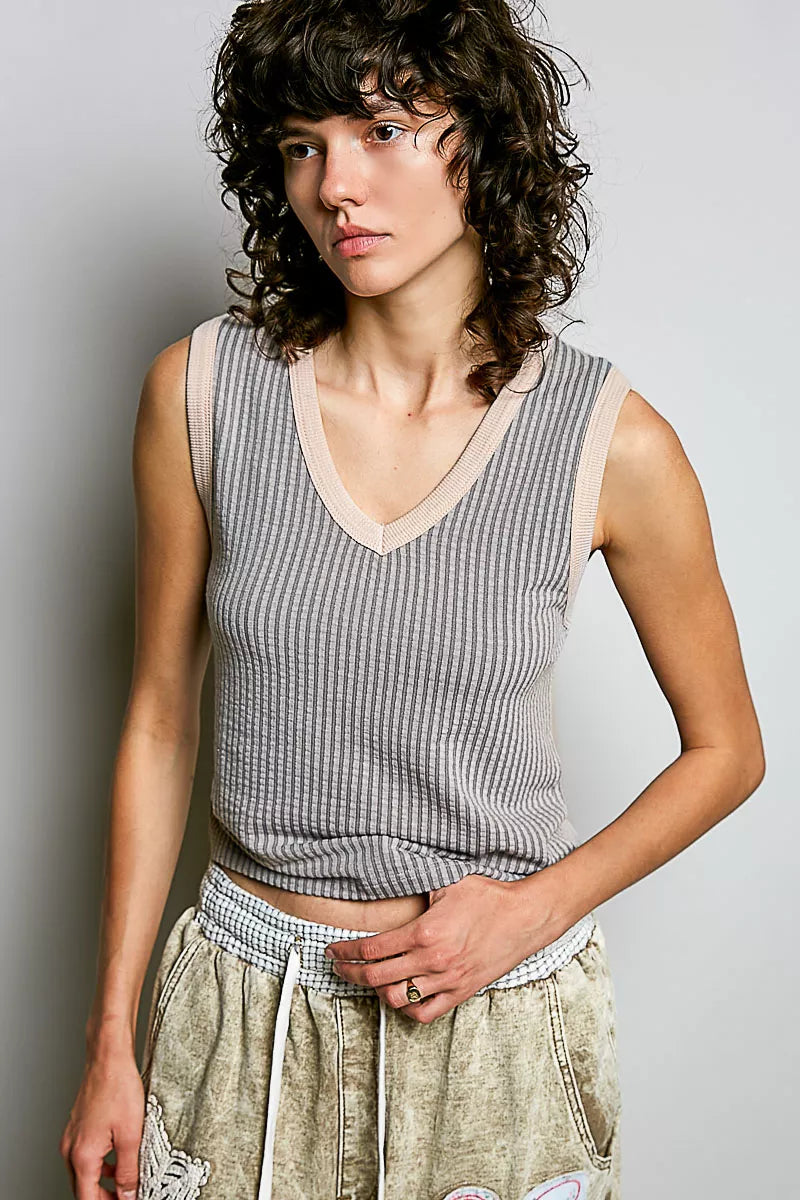 POL V-Neck Contrast Ribbed Sleeveless Tank Secondary image