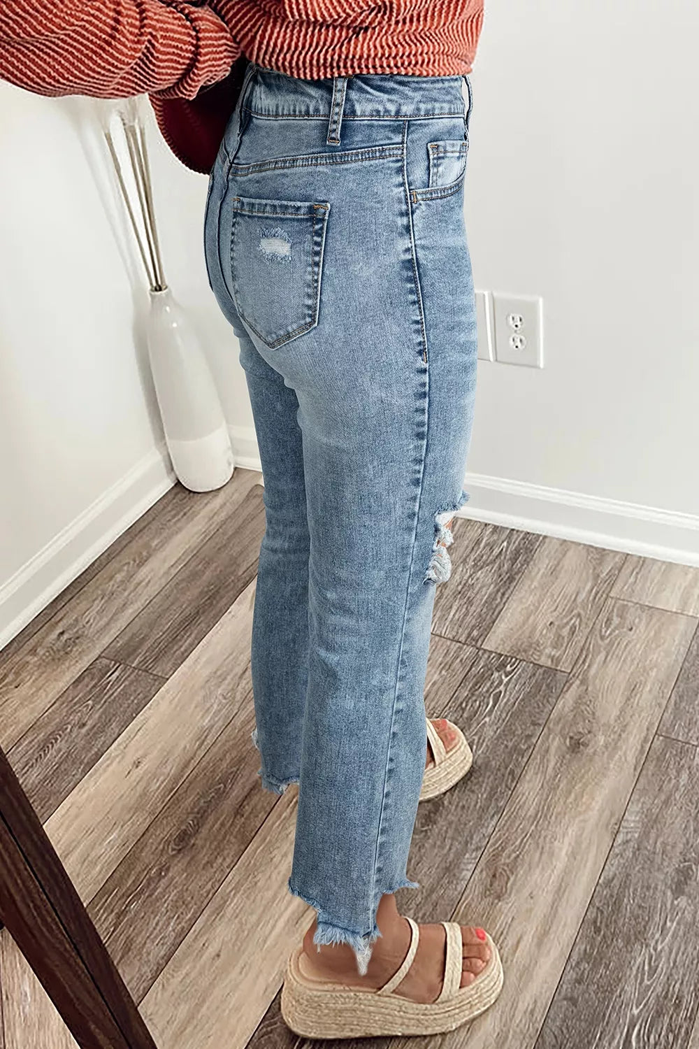 Raw Hem Ripped Open Knee Fit Flare Jeans Secondary image