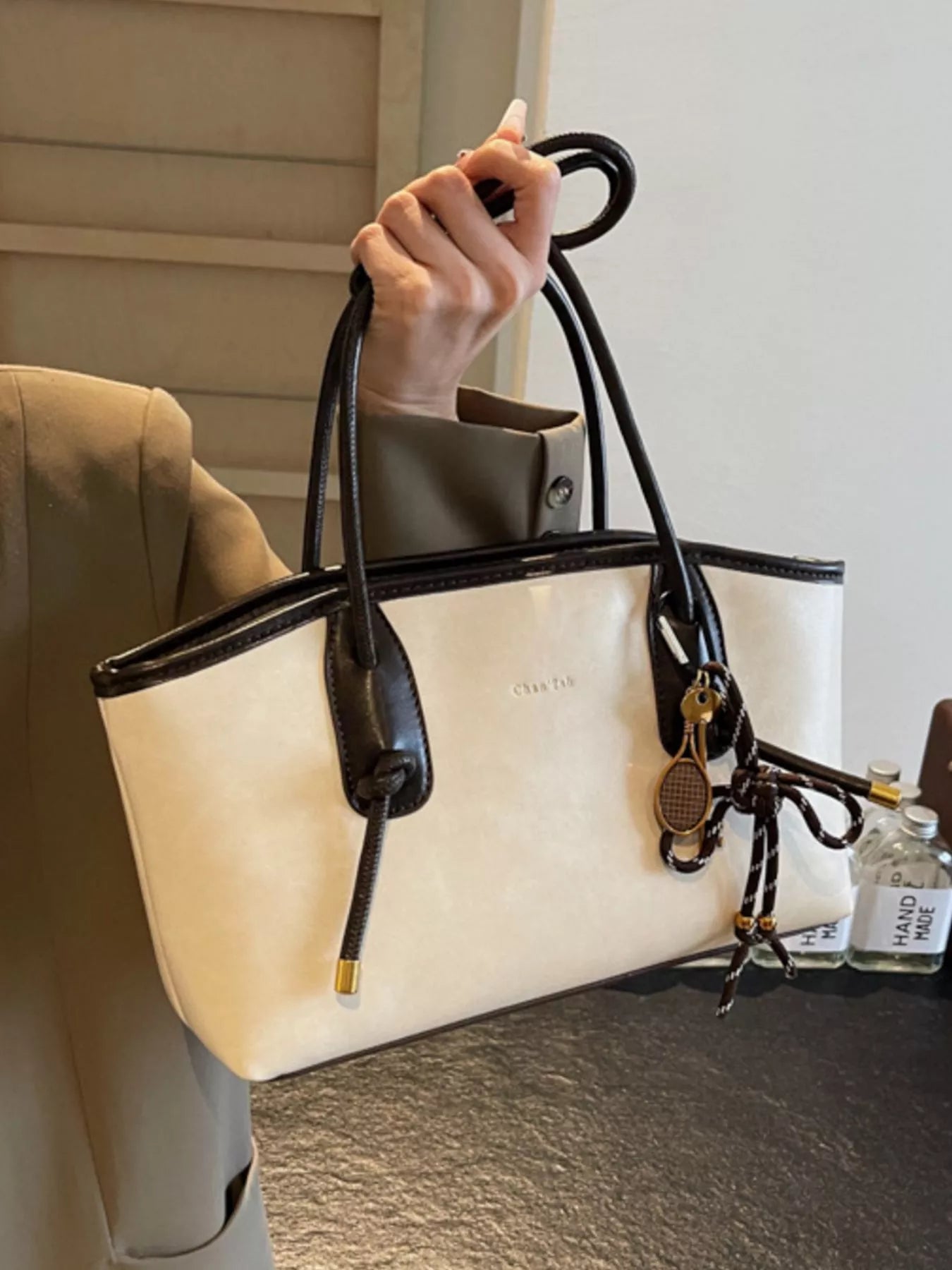 Two-Tone Shoulder Bag Secondary image