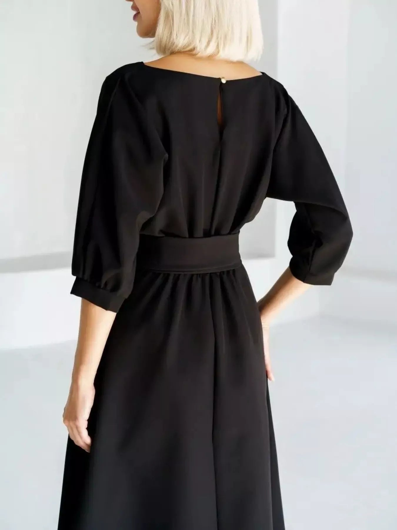 Elegant Belted Waist Midi Dress Secondary image