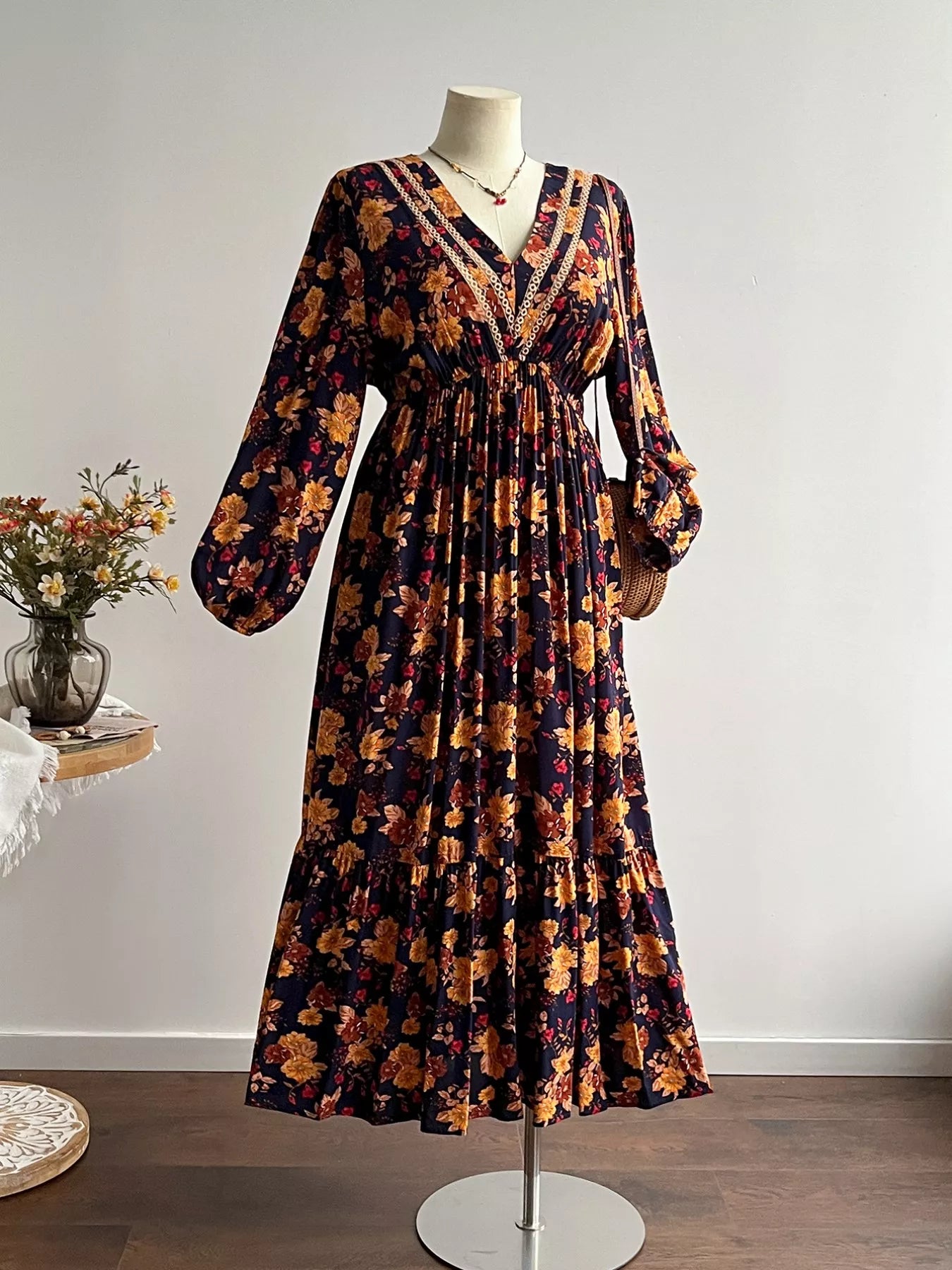 Plus Size Floral Print V-Neck Maxi Dress Secondary image