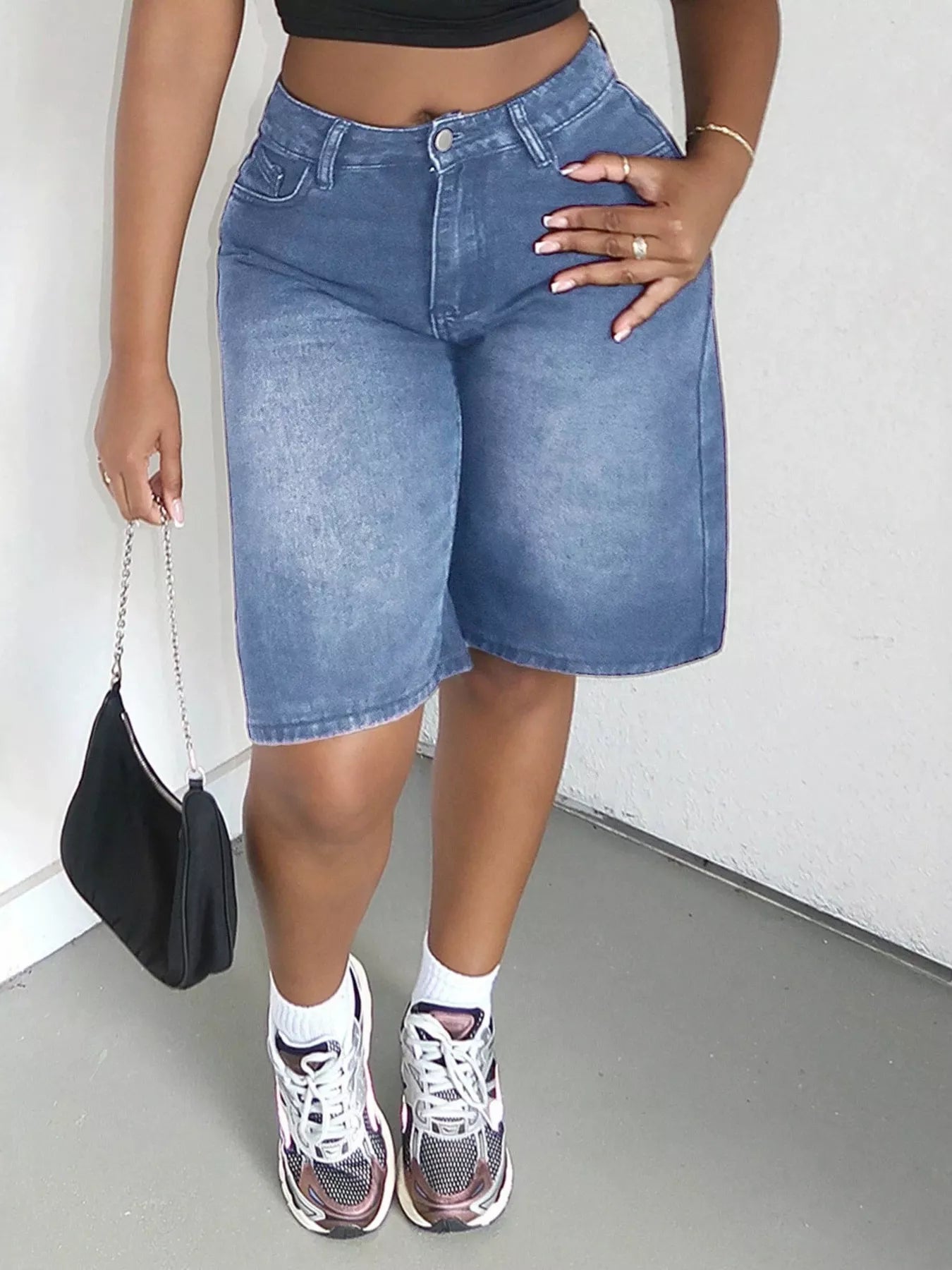 High Waisted Wide Leg Denim Shorts Secondary image