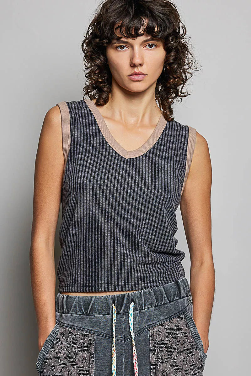 POL V-Neck Contrast Ribbed Sleeveless Tank Secondary image