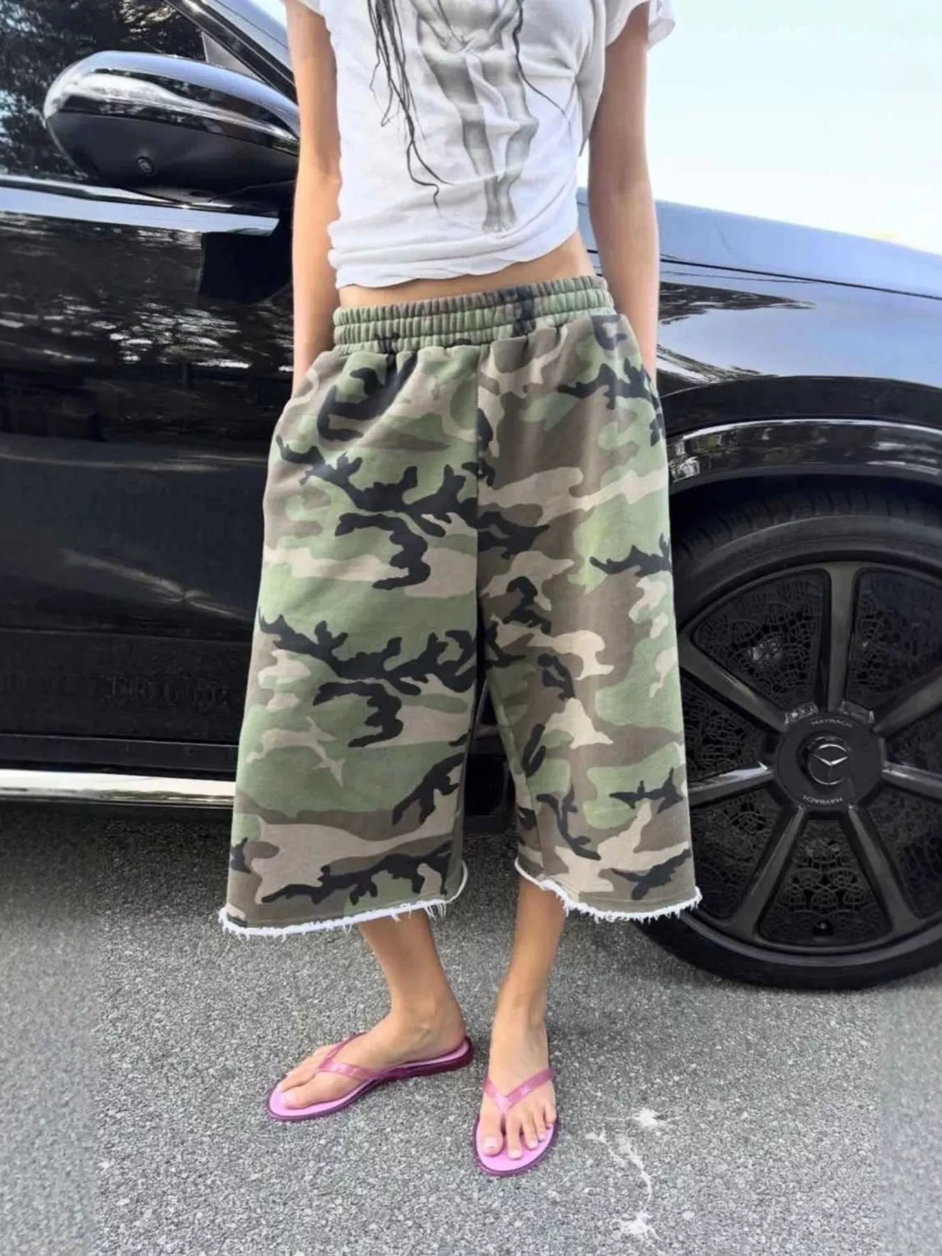 Wide-Leg Cropped Sweatpants with Pockets Secondary image