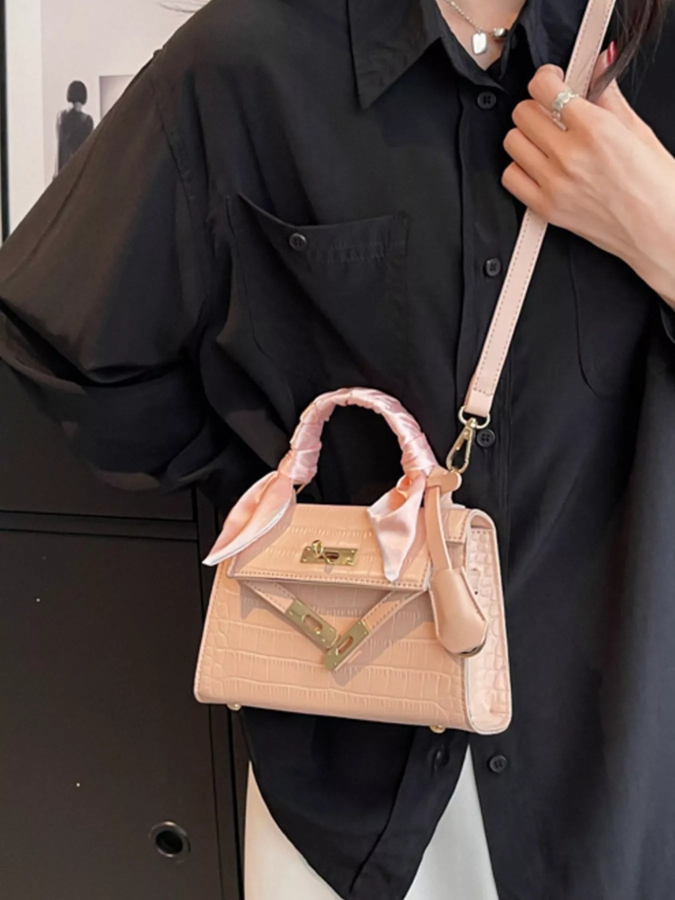 Alligator Pattern Crossbody Bag Secondary image