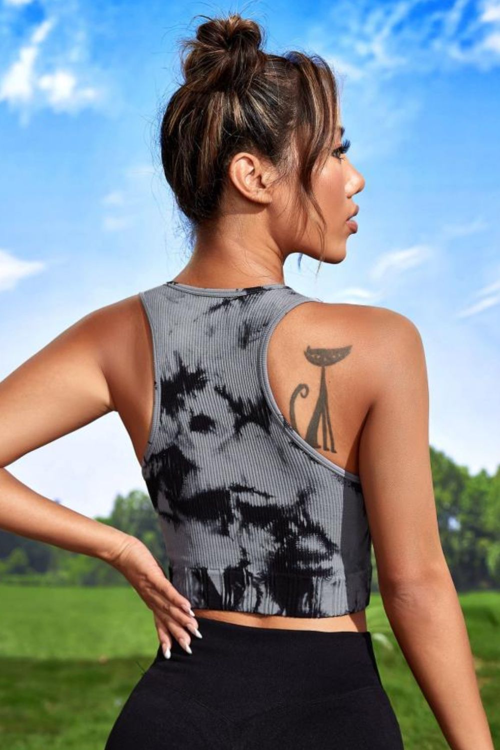 Tie-dye Cropped Round Neck Tank Top Secondary image