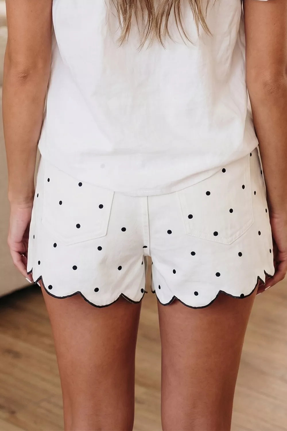 Polka Dot Scalloped Hem Shorts Secondary image