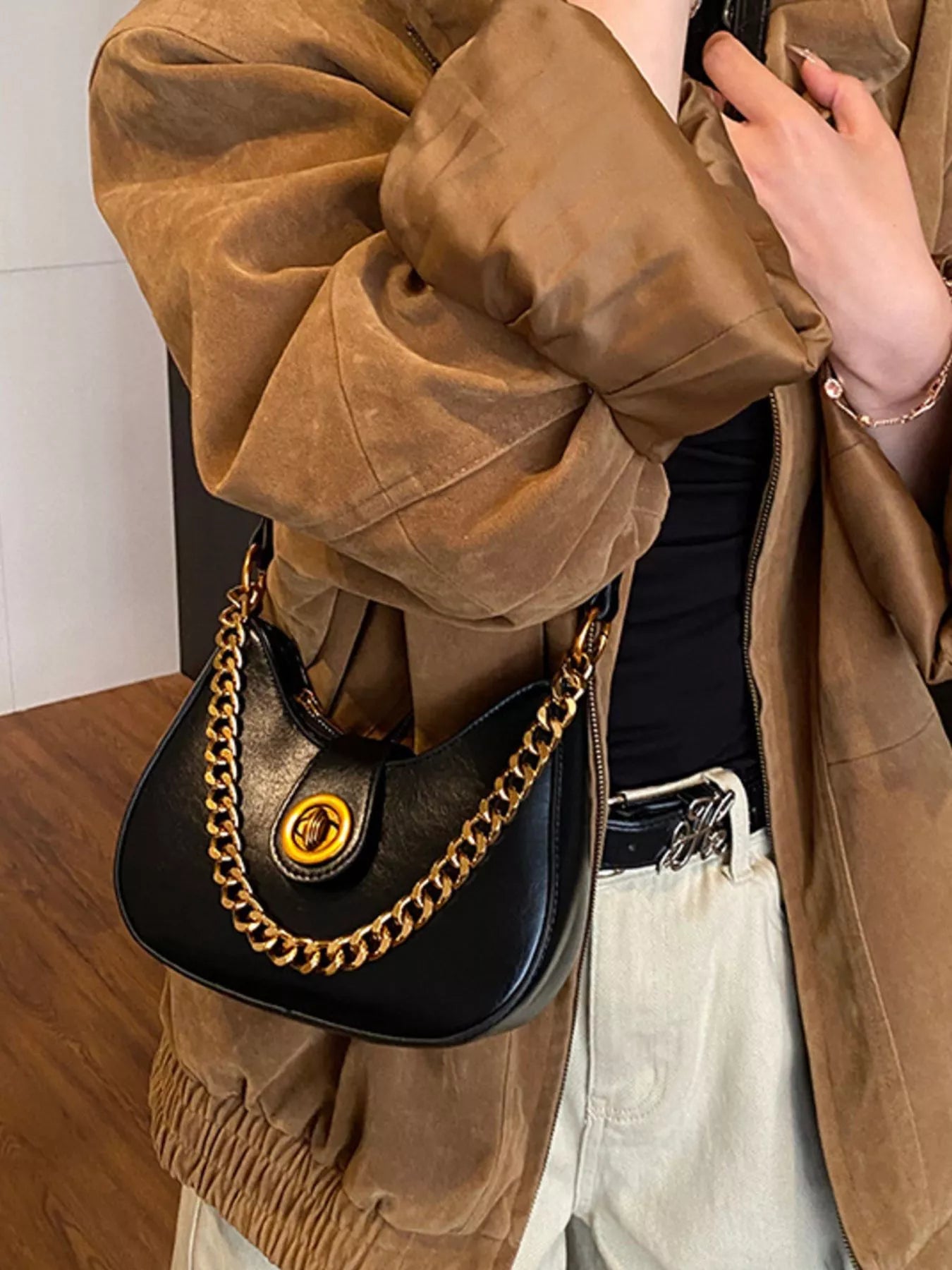 Chain Accent Shoulder Bag Secondary image