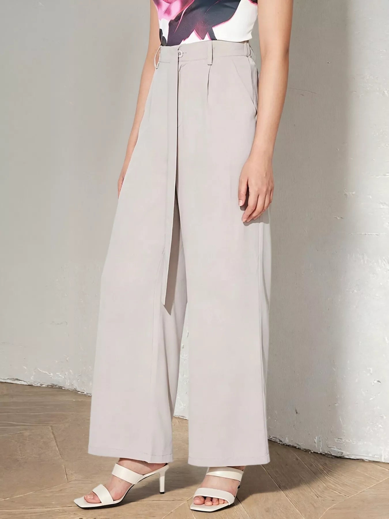 Wide Leg Belted Pants Secondary image