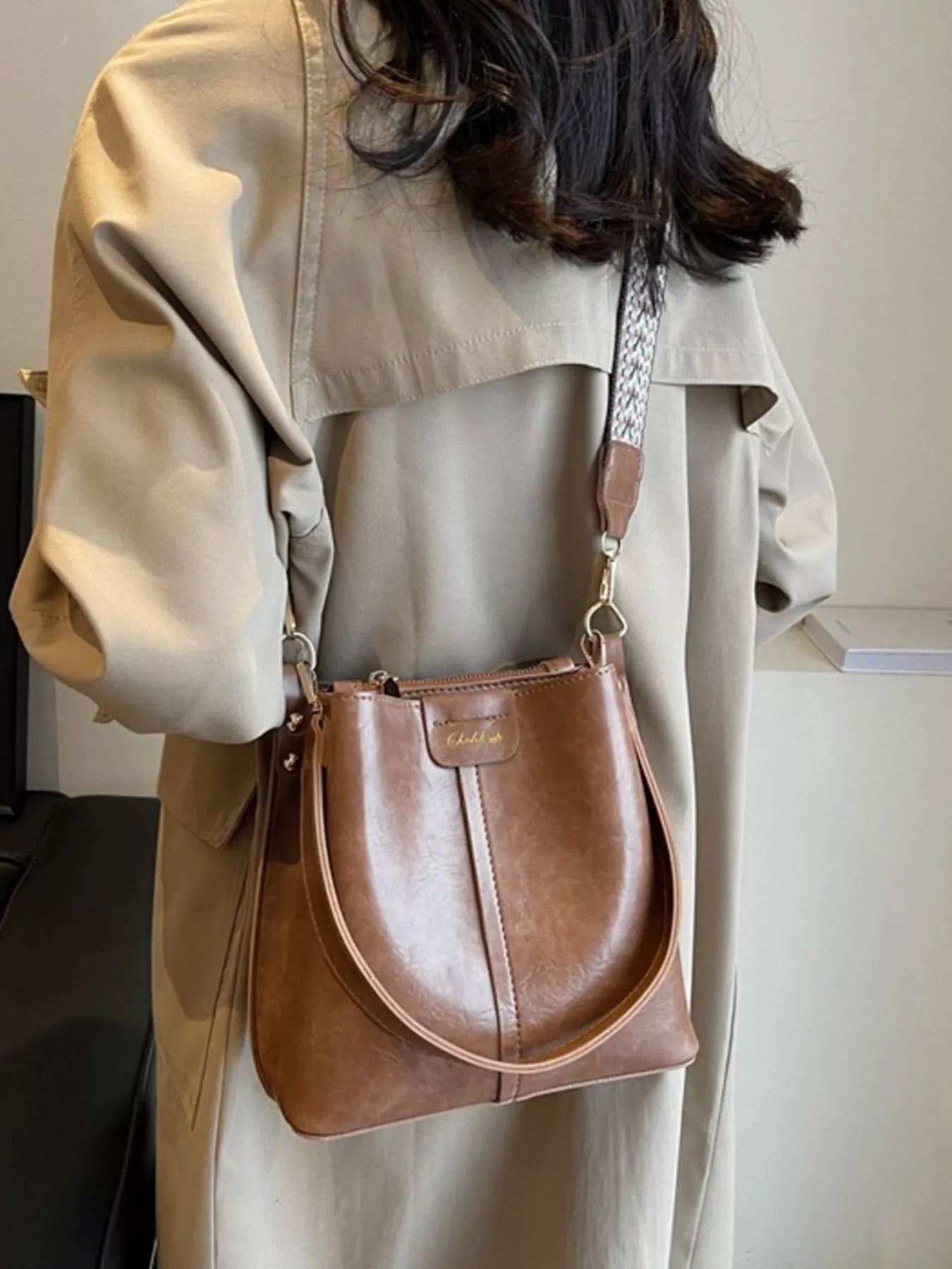 PU Leather Wide Strap Shoulder Bag Secondary image