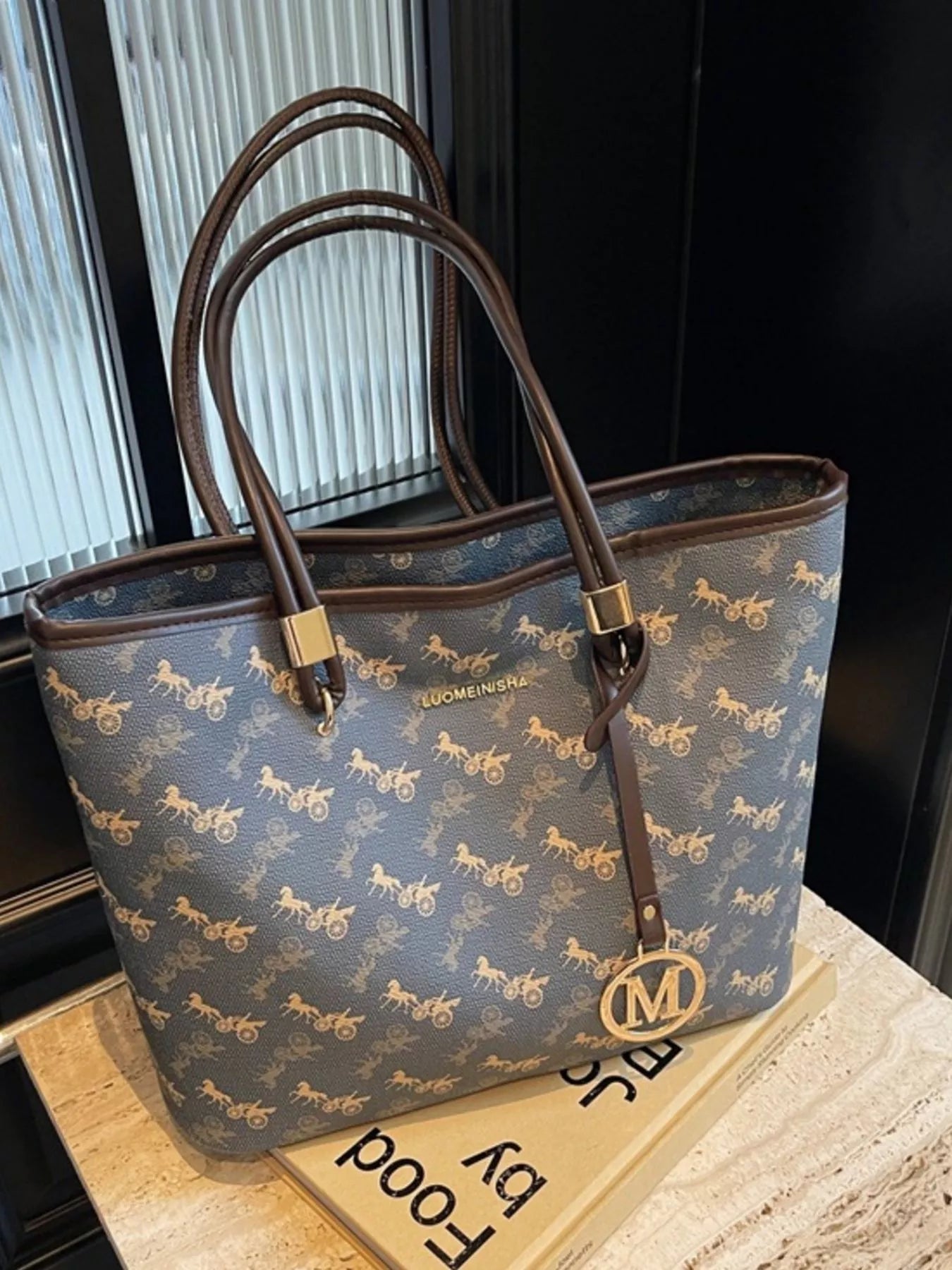 Printed Tote Shoulder Bag Secondary image