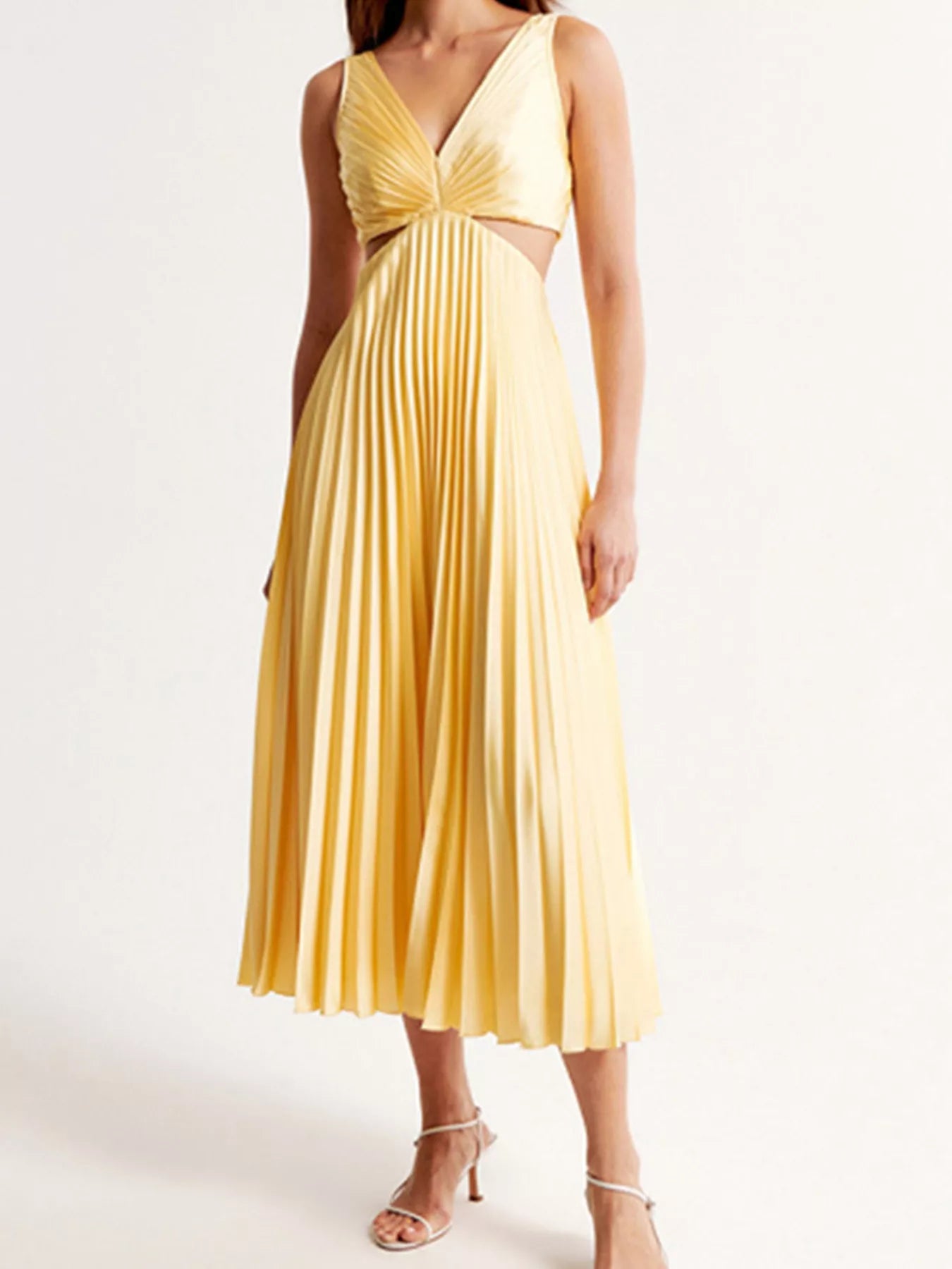 Elegant Pleated Midi Dress with Cut-out Details Secondary image