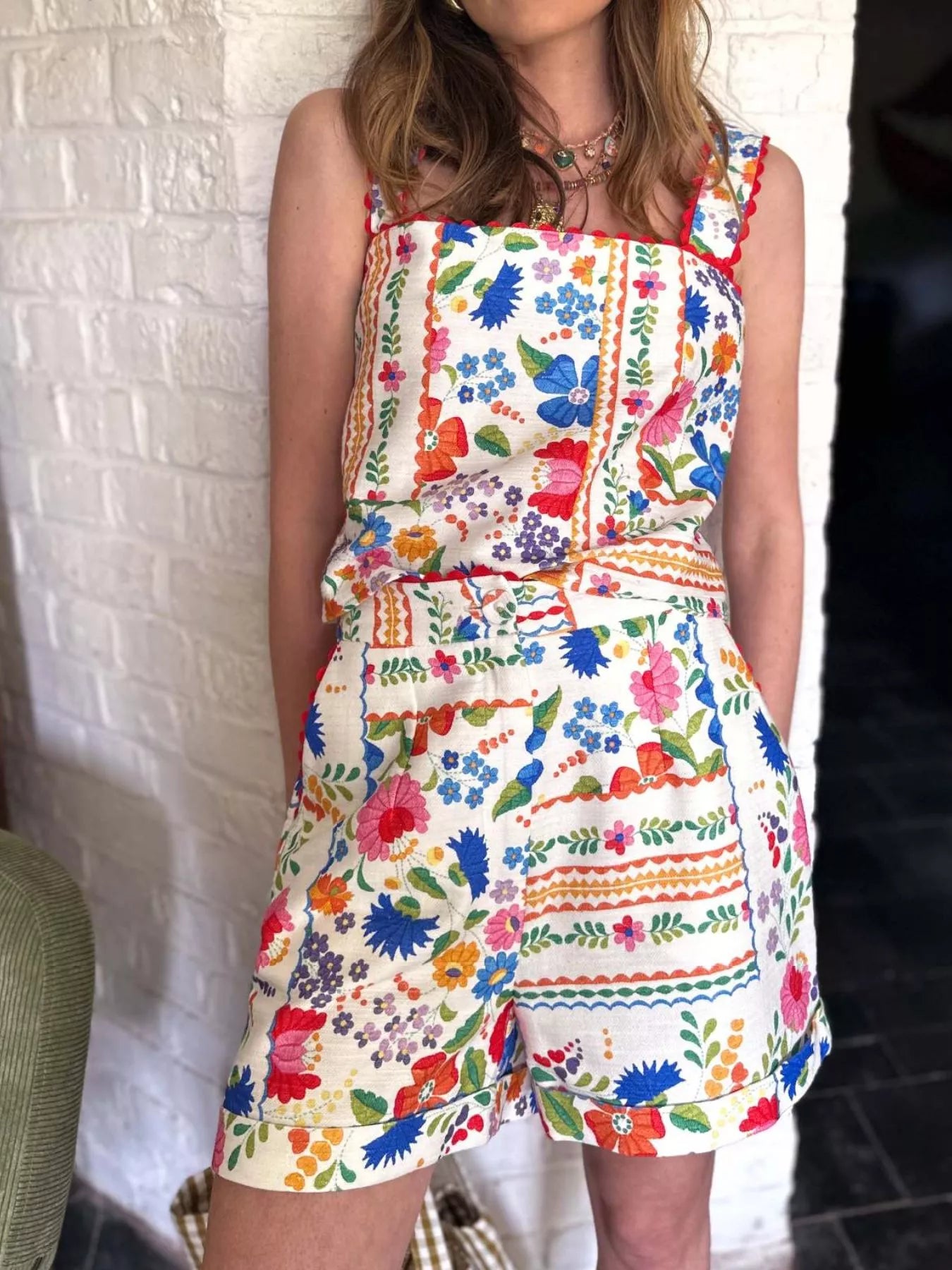 Floral Print Cami and Decorative Pocket Shorts Set Secondary image