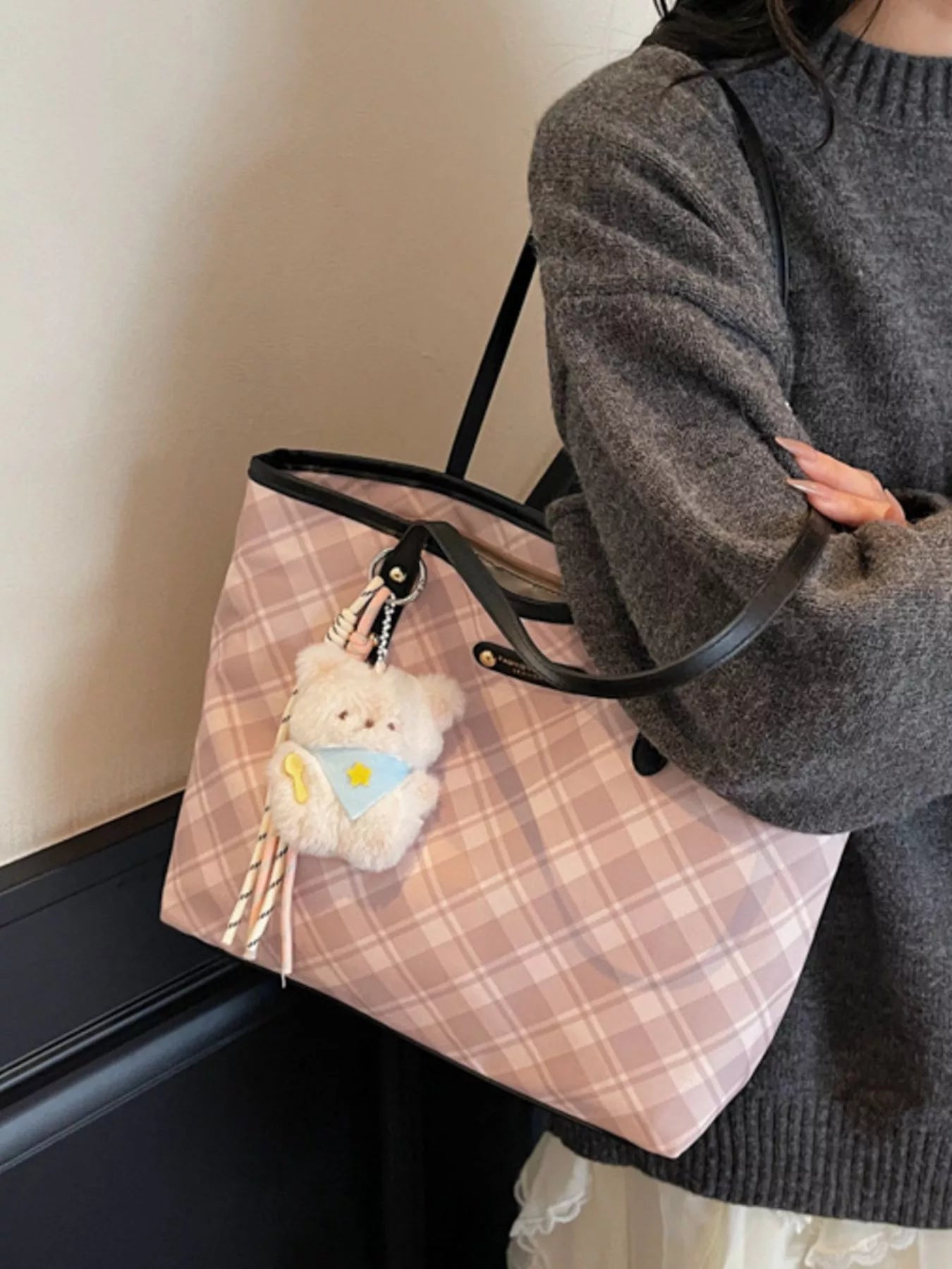 Plaid Pattern Shoulder Bag Secondary image