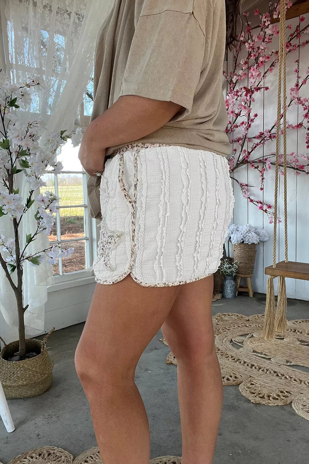 Star Patch Lace Trim Shorts Secondary image