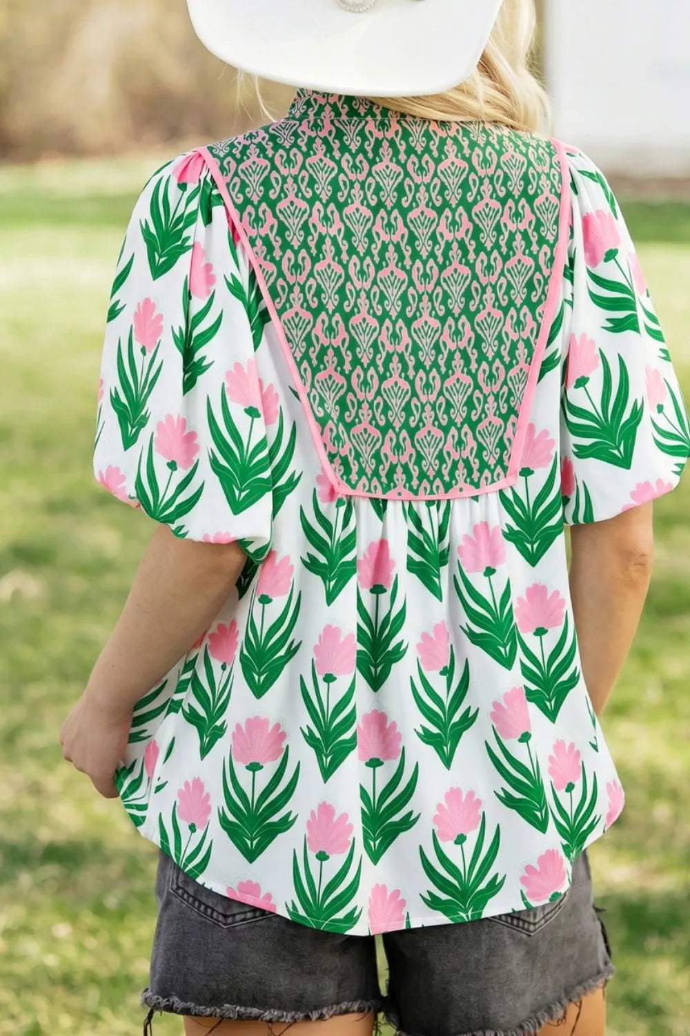 Multicolour Floral Print Puff Sleeve Contrast Bordered V Neck Blouse Secondary image