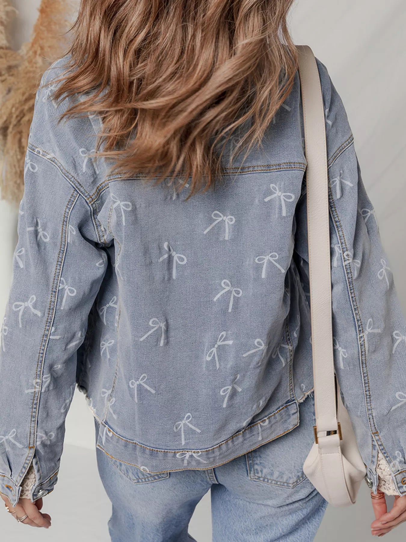 Bow Knot Print Light Wash Raw Hem Denim Jacket Secondary image