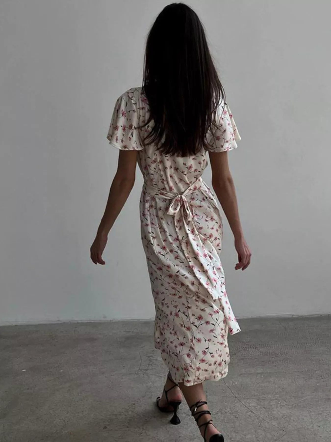 Floral Print V-Neck Flutter Sleeves Midi Dress Secondary image