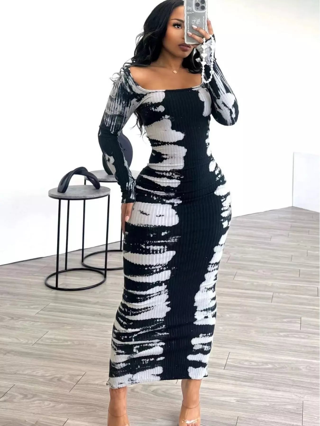 Tie-Dye Long Sleeve Maxi Dress Secondary image