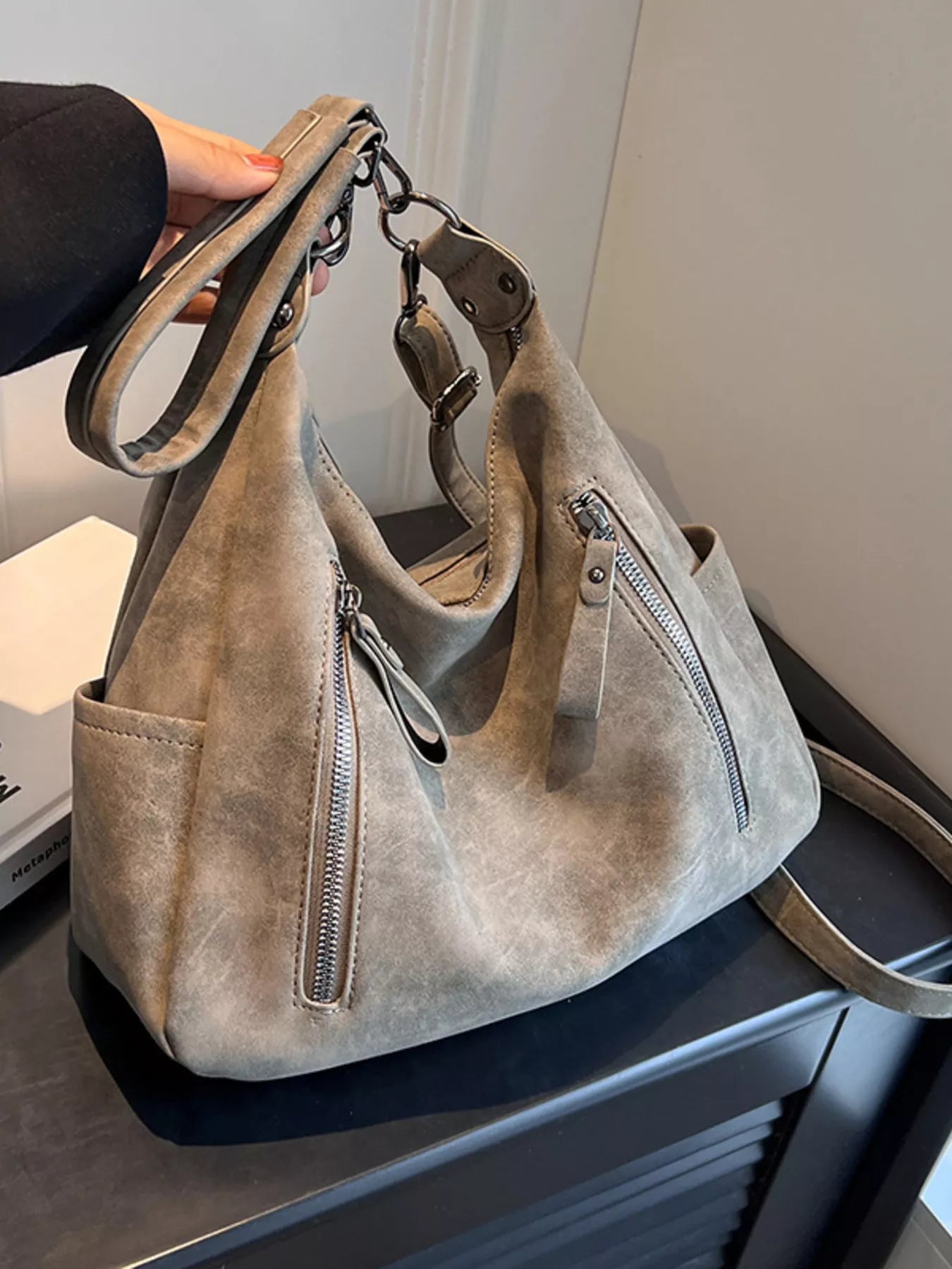 Hobo Shoulder Bag with Zipper Pocket Secondary image
