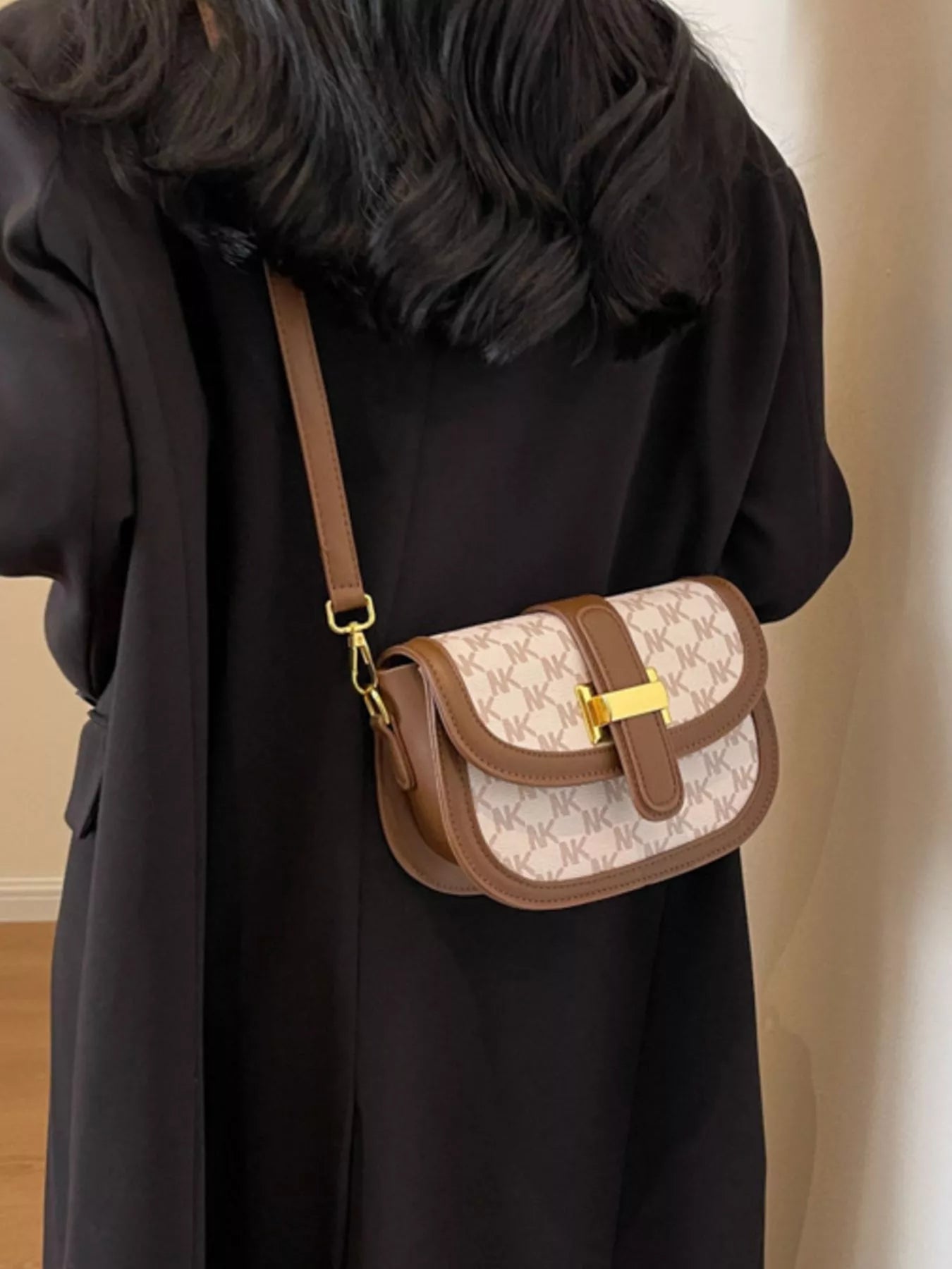 Patterned Flap Crossbody Bag Secondary image