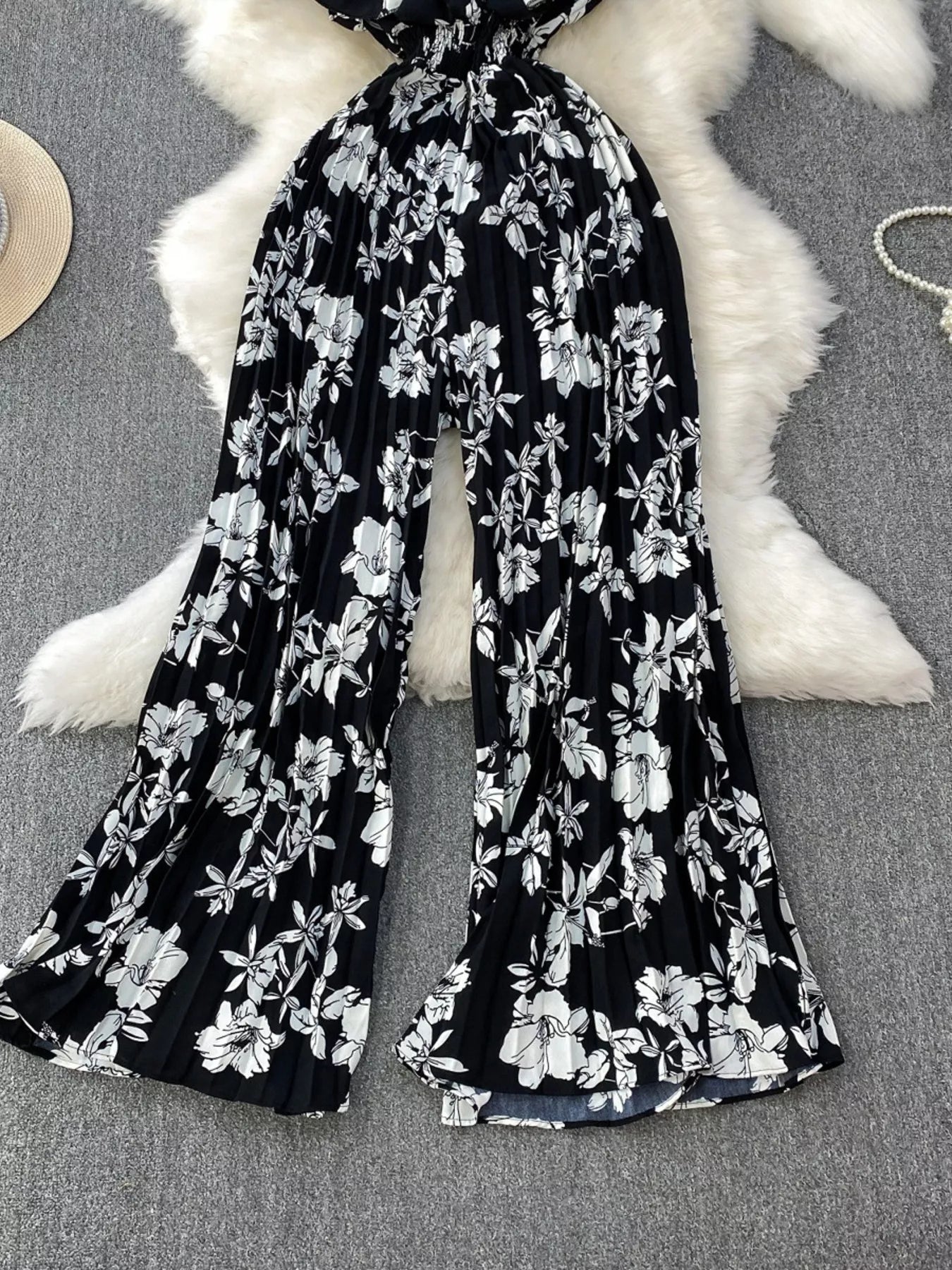 Floral Print Wide Leg Pleated Jumpsuit Secondary image