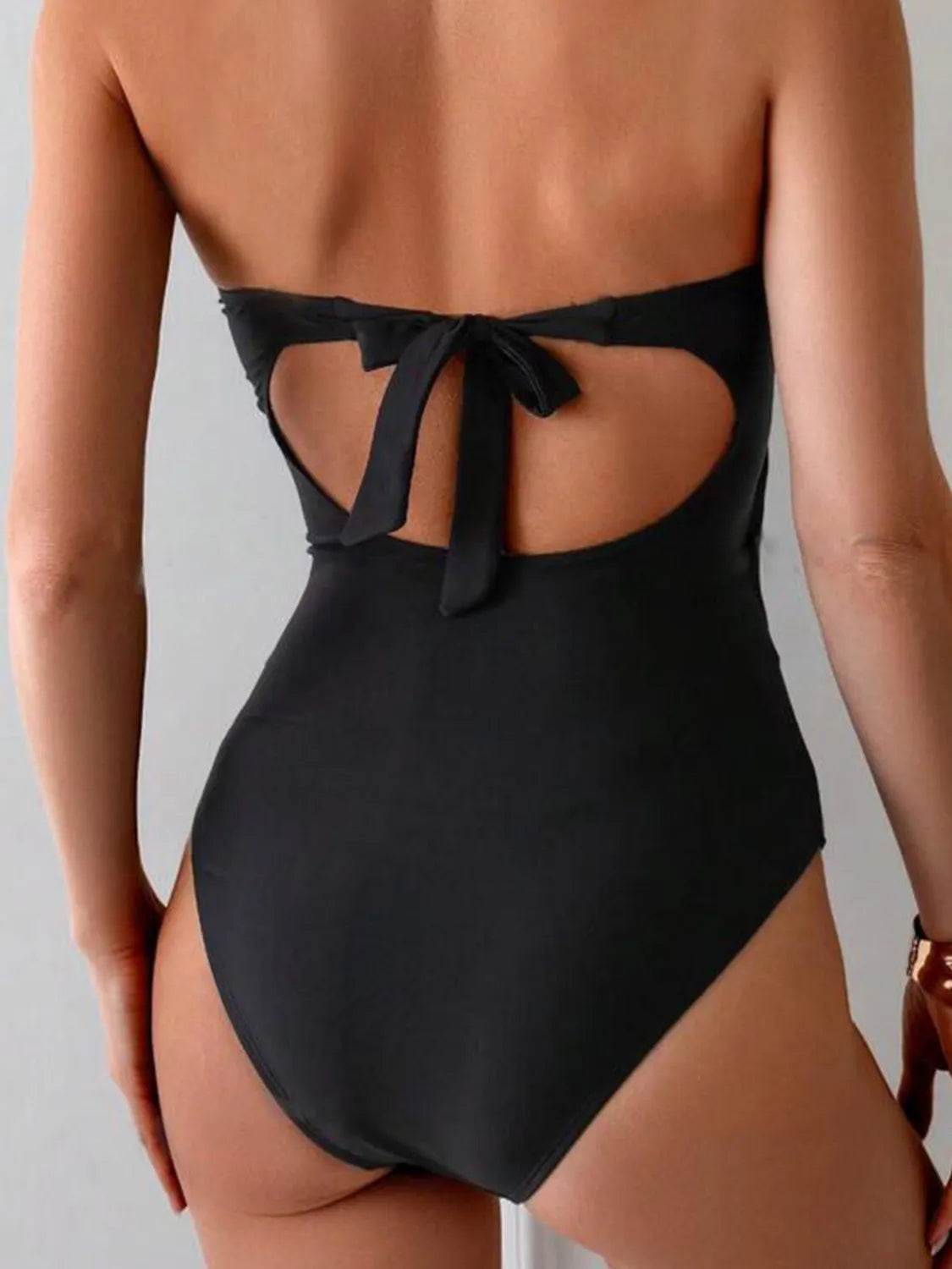 Cutout Sweetheart Neck One-Piece Swimwear Secondary image
