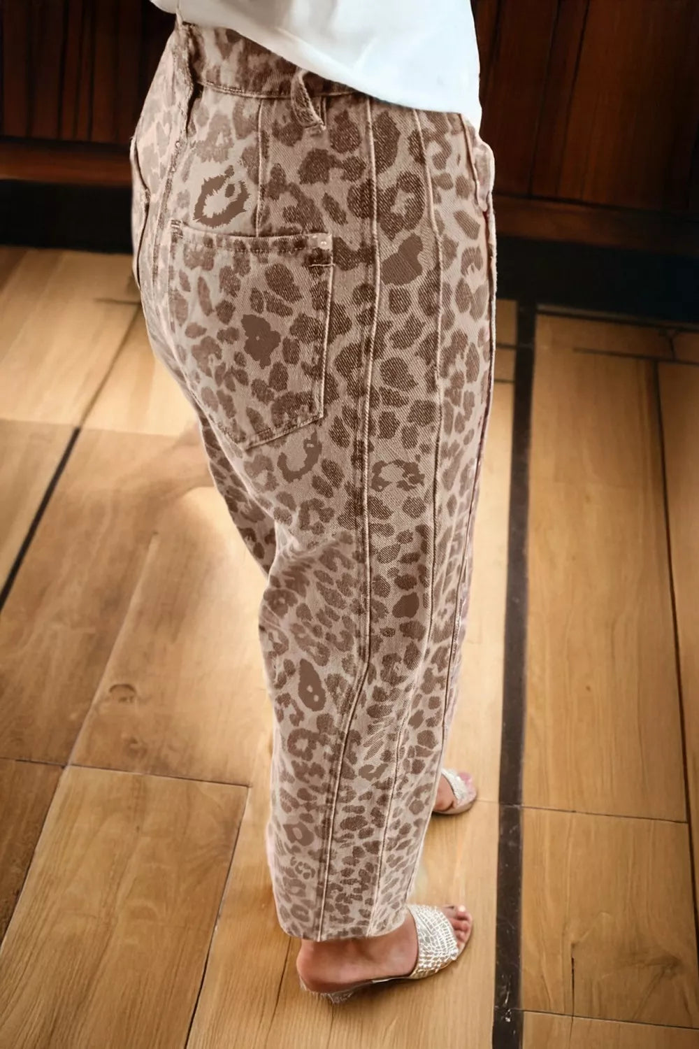 Leopard Print High-Waisted Cropped Jeans Secondary image