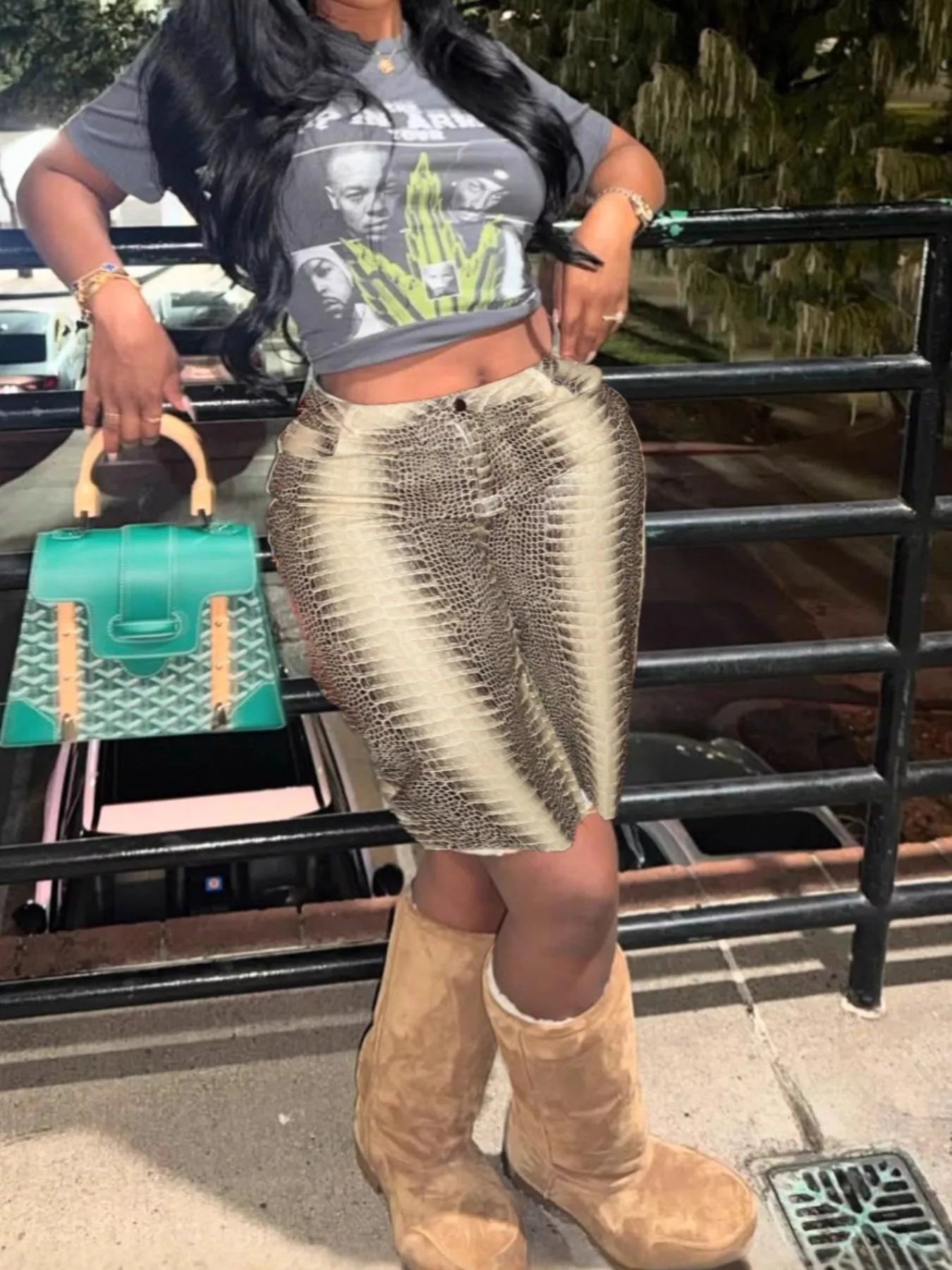 Snake Print High-Waisted Capris Secondary image