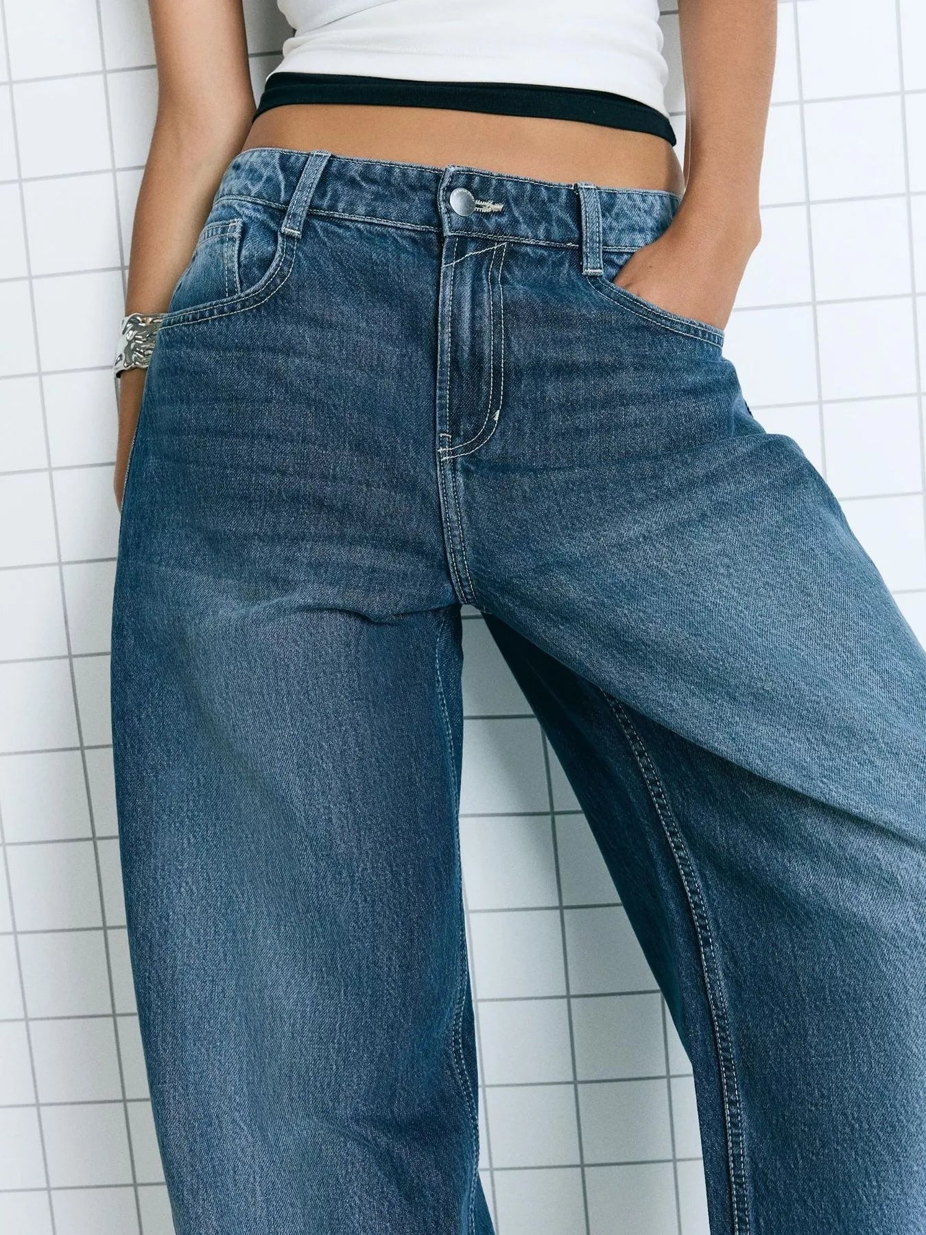 Wide Leg Washed Jeans Secondary image