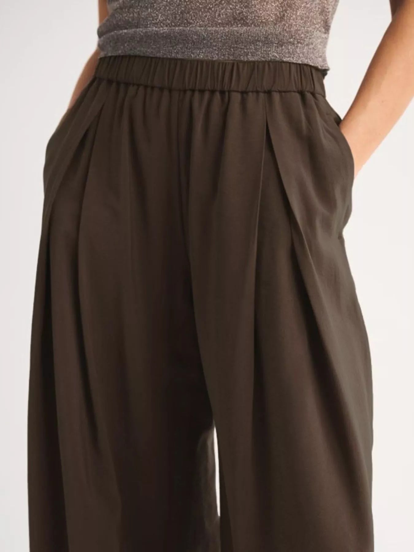 Elastic Waist Relaxed Fit Pants Secondary image