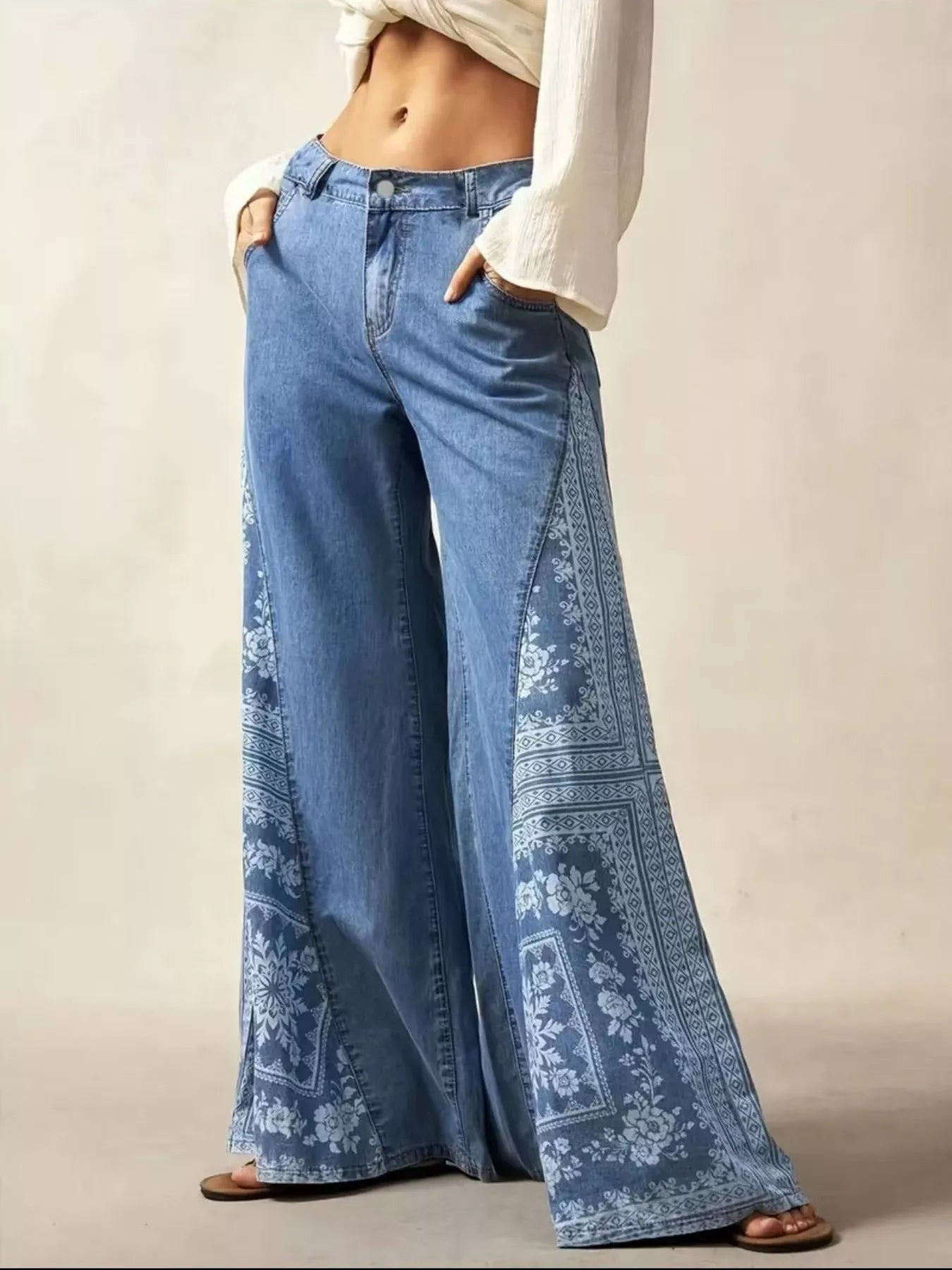 Floral Print Wide-Leg Flare Jeans Secondary image
