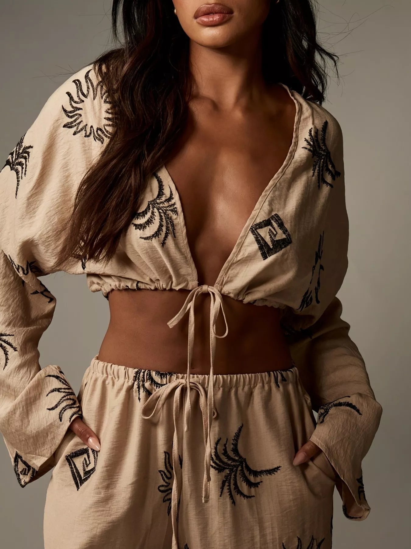 Printed Crop Top and Wide-Leg Pants Set Secondary image