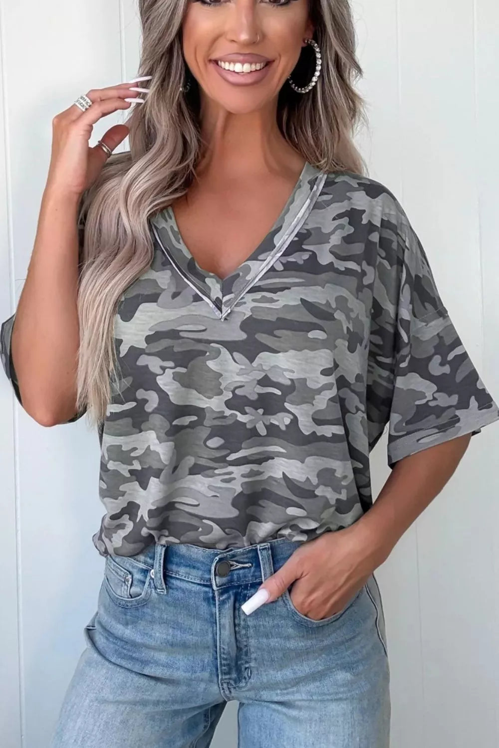 Camouflage Print Raw Edge V Neck Tee Secondary image