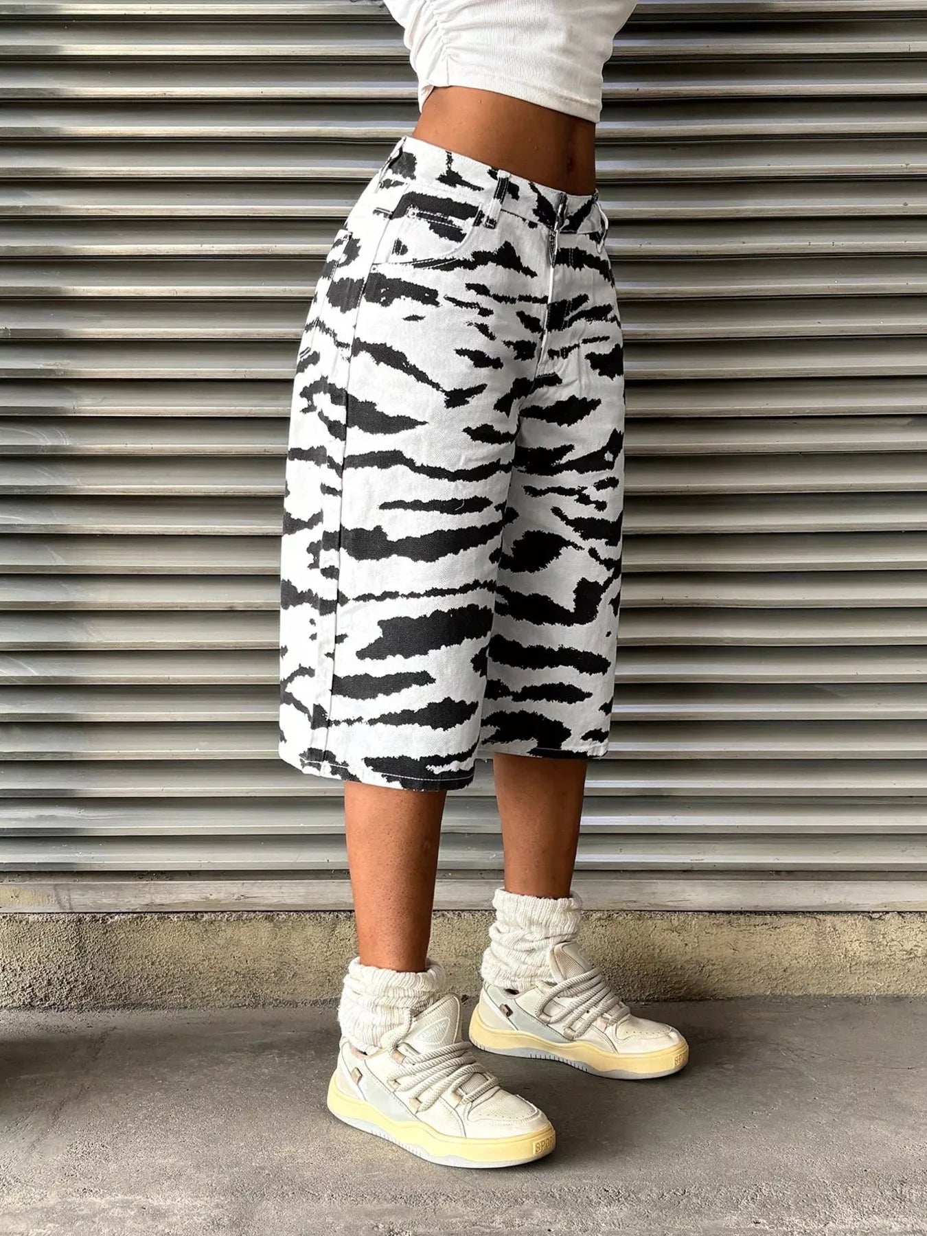 Zebra Print Wide Leg Denim Capris Secondary image