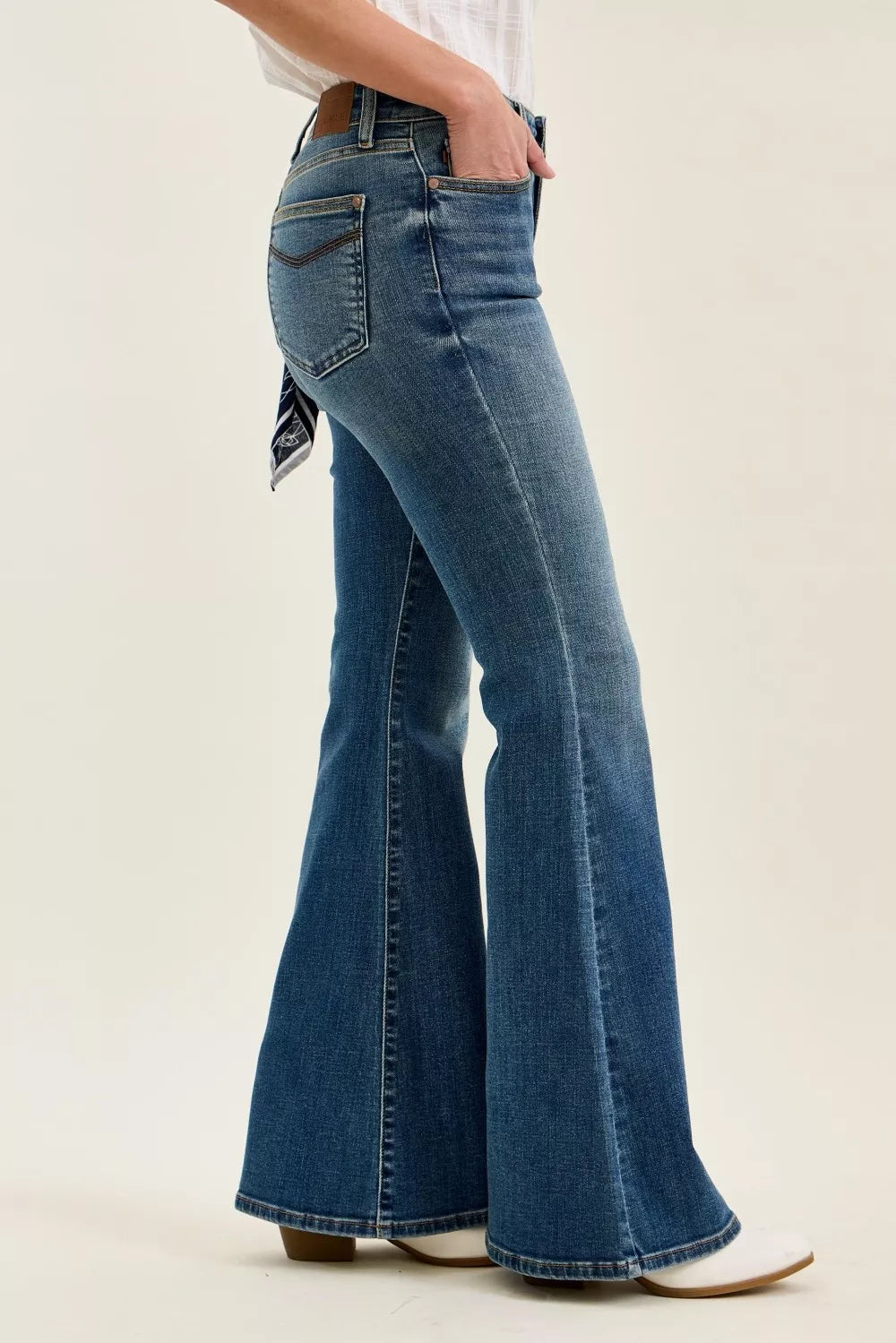 Judy Blue Mid Rise Jaqueline Flare with Triple Needle Back Pkts and Bandana Loop Secondary image