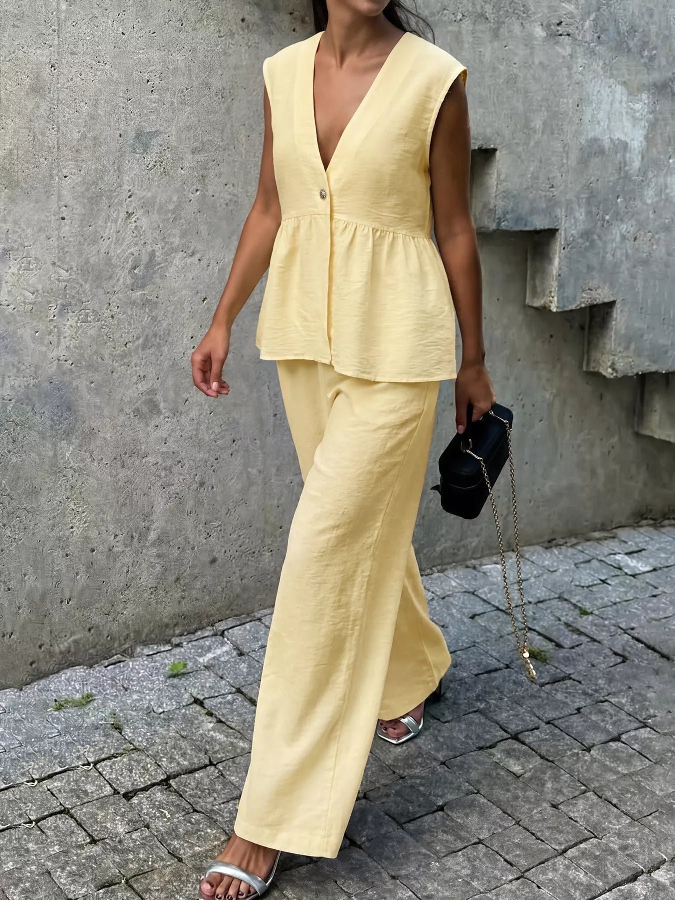One Button Sleeveless Top and Pants Set Secondary image