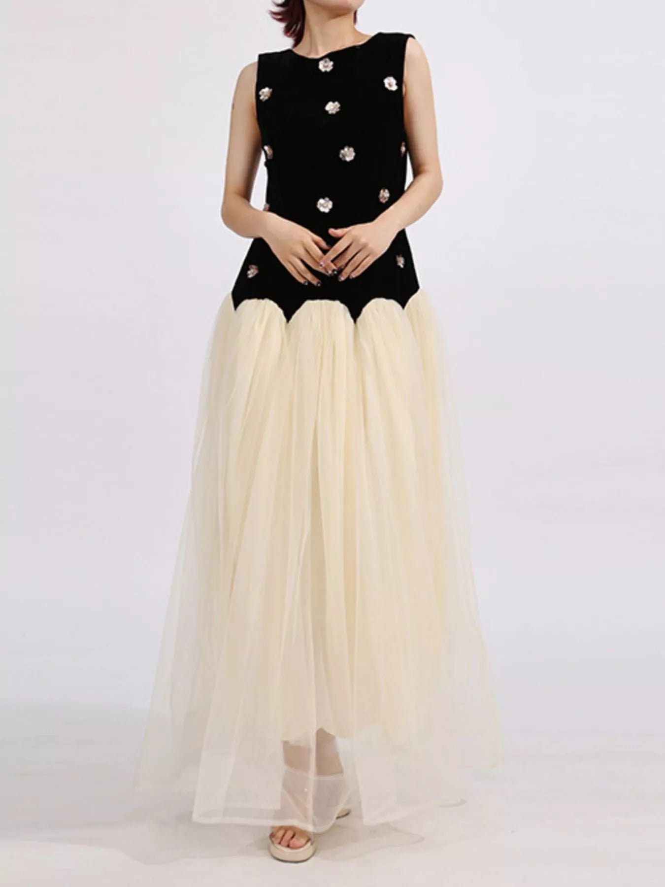 Contrast Flower Sleeveless Tulle Maxi Dress Secondary image