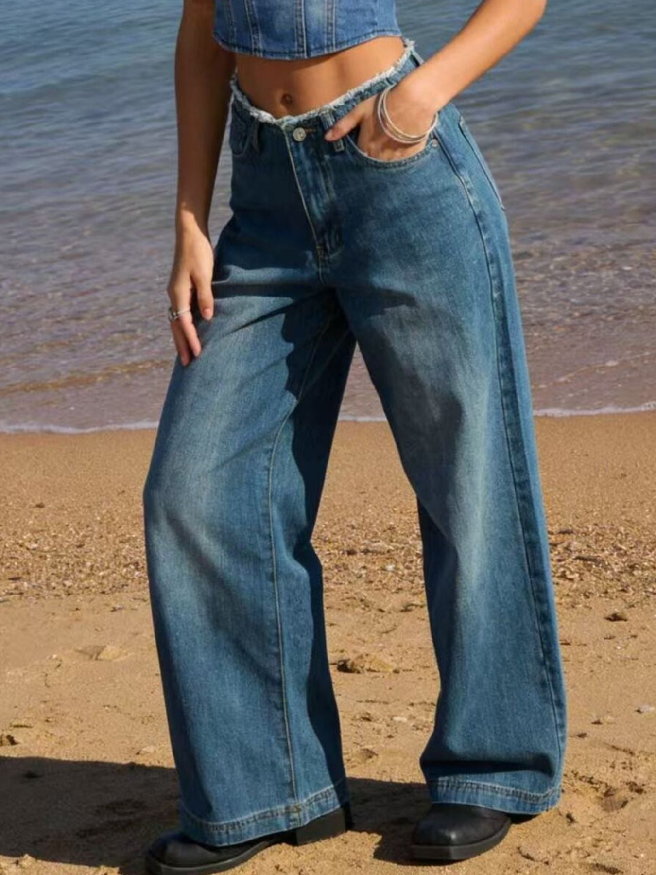 Frayed Hem Wide Leg Jeans Secondary image
