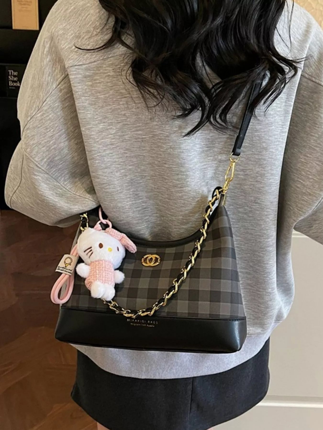 Plaid Pattern Chain Decor Shoulder Bag Secondary image