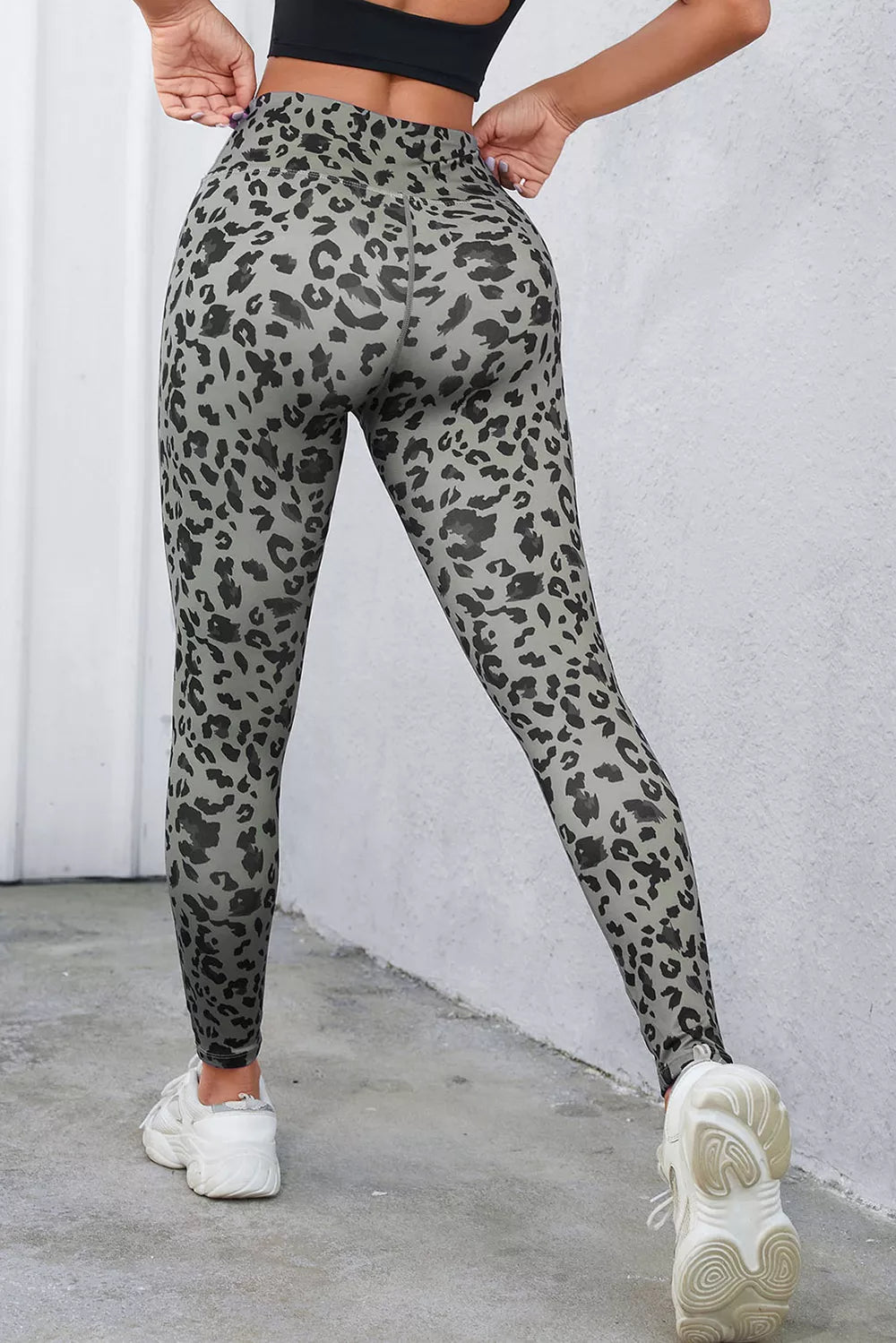 Leopard Print Wide Waistband Leggings Secondary image