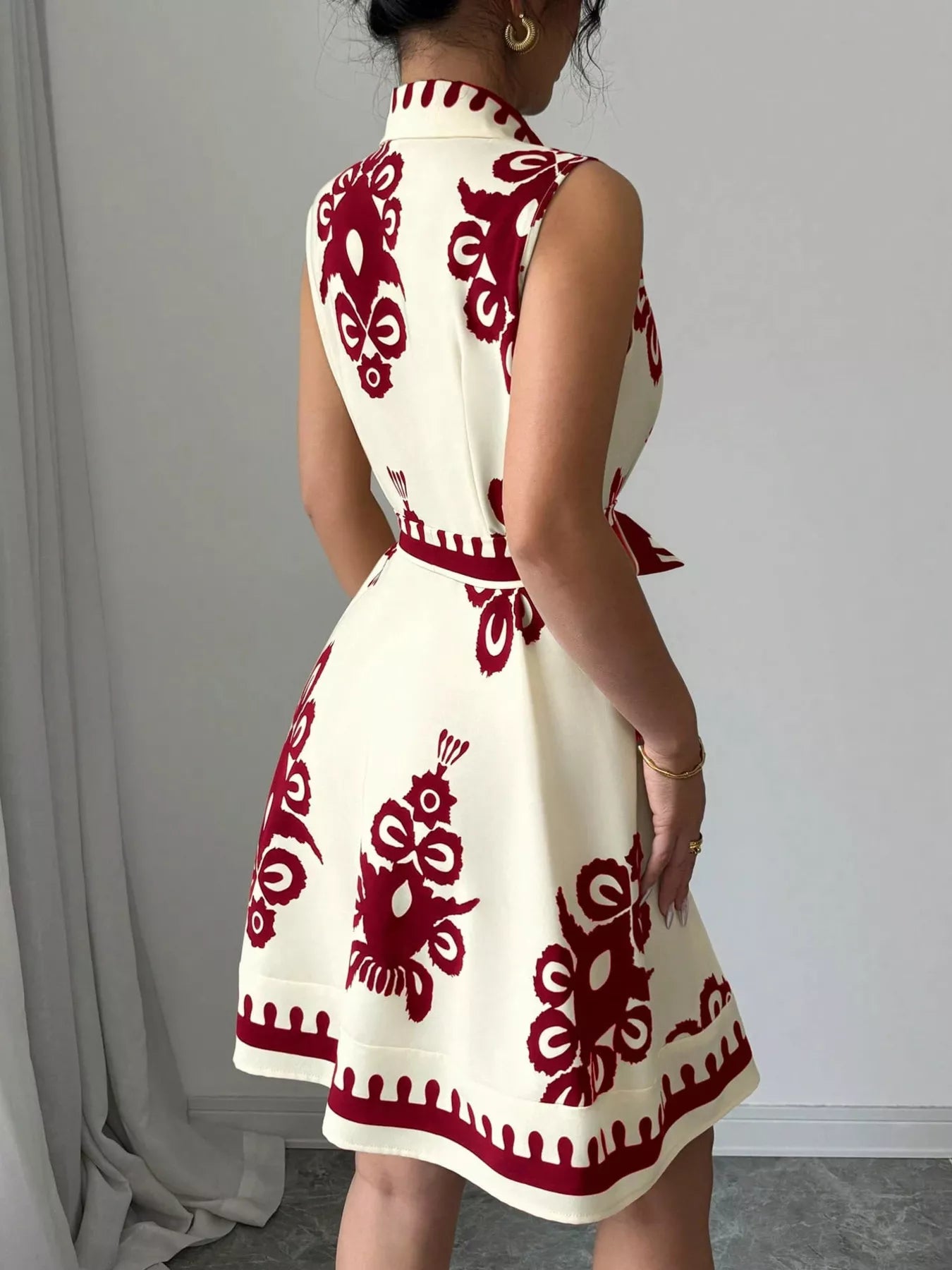 Sleeveless Ruched Printed Tie Waist Dress Secondary image