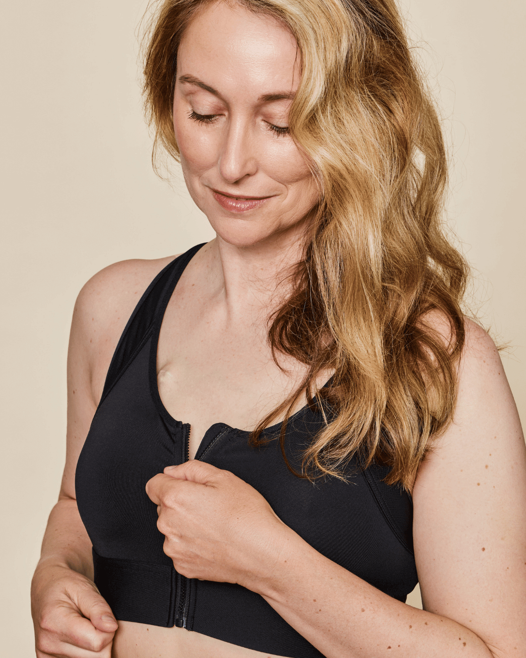 Hero Front‑Closure Sports Bra - Black Secondary image