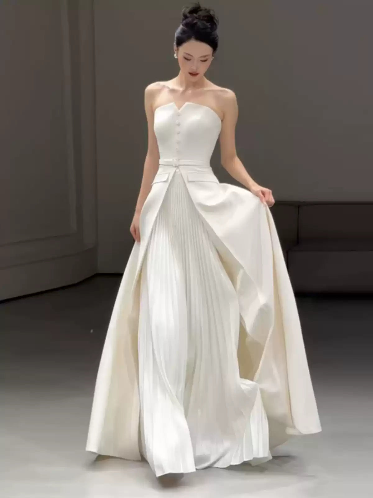 Wansha Fairy Strapless Lightweight Wedding Dress White Secondary image