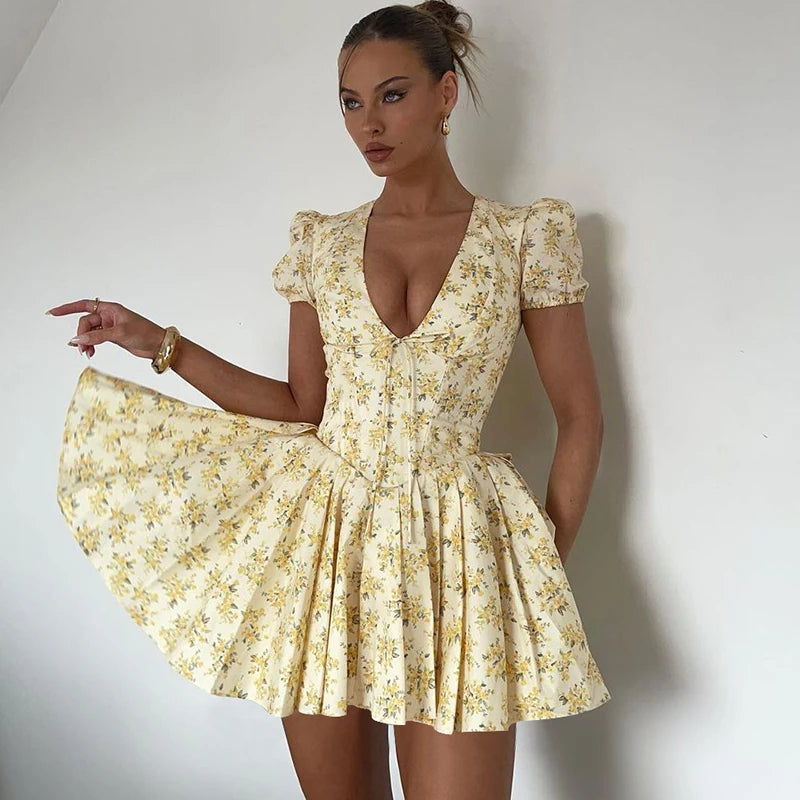 Floral Print V-Neck Pleated Mini Dress - Slim Fit Lace-Up Summer Vacation Outfit Main image